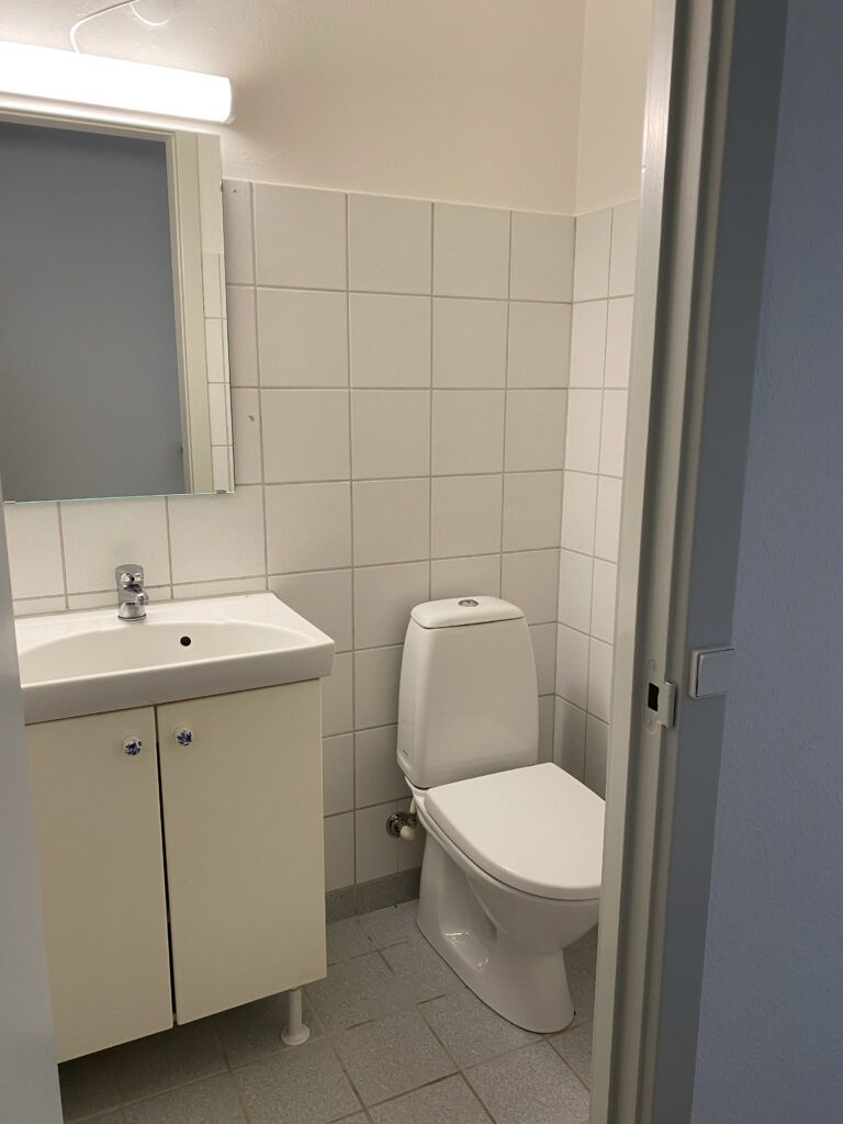Dejig og lys 3 værelses lejlighed i ejendom med elevator