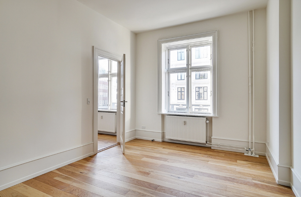 Herskabelig Østerbro lejlighed med søudsigt.
