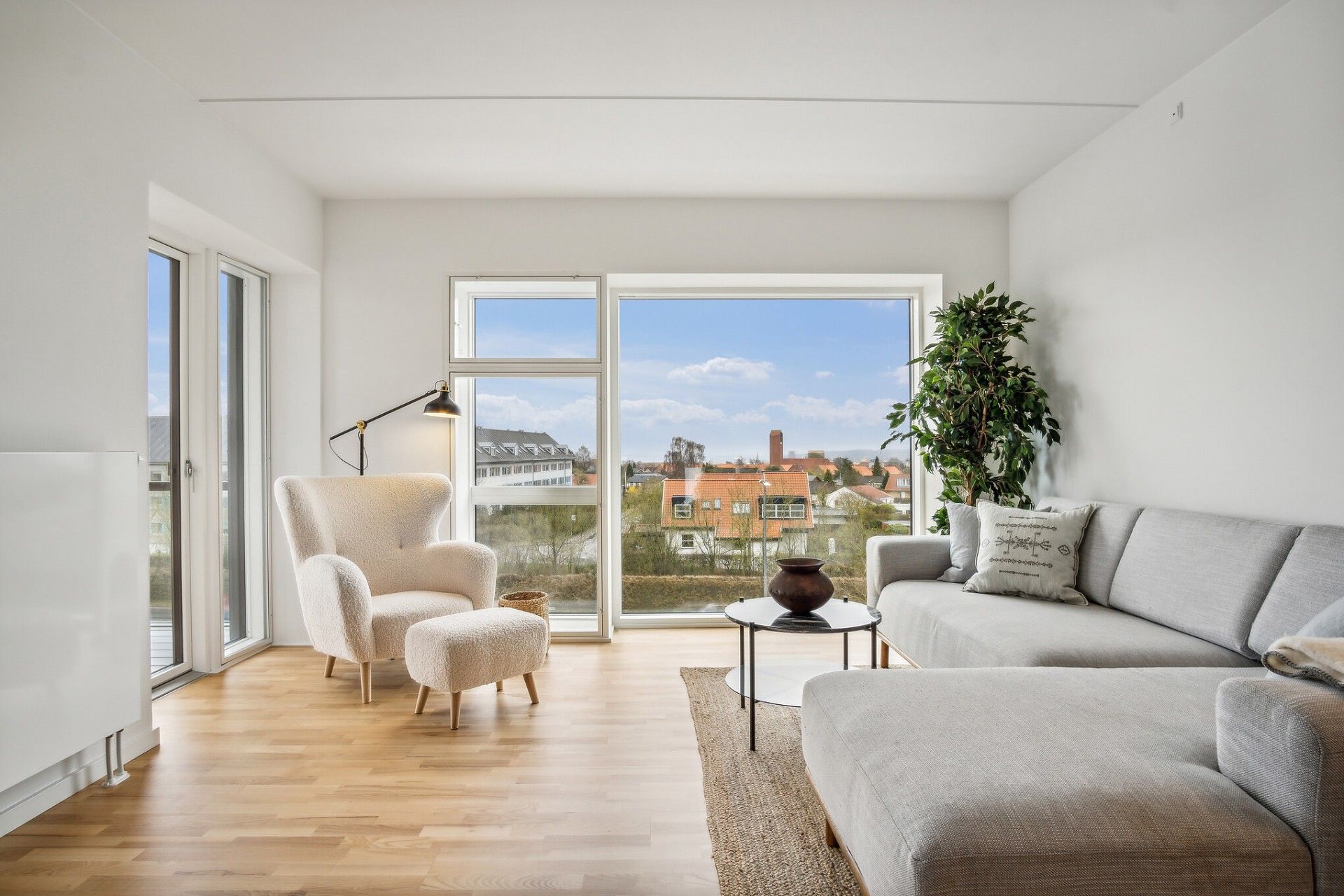Stort køkken alrum på 23 m2 – vestvendt altan