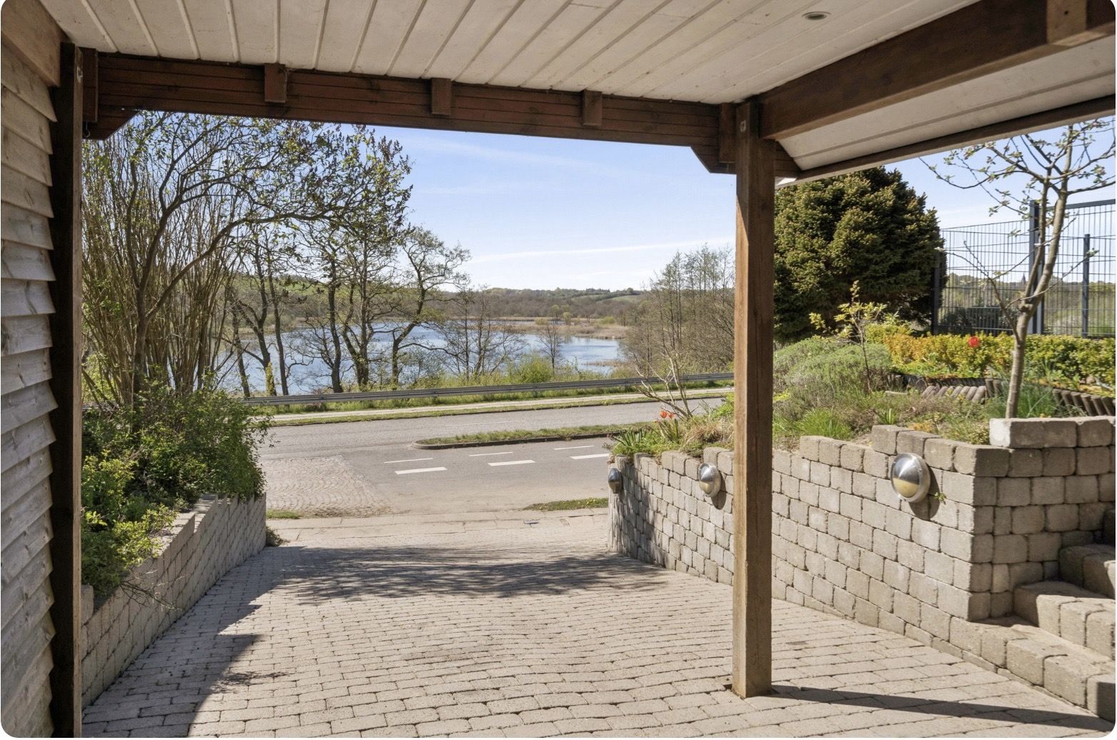 Villa med udsigt til Møllesøen