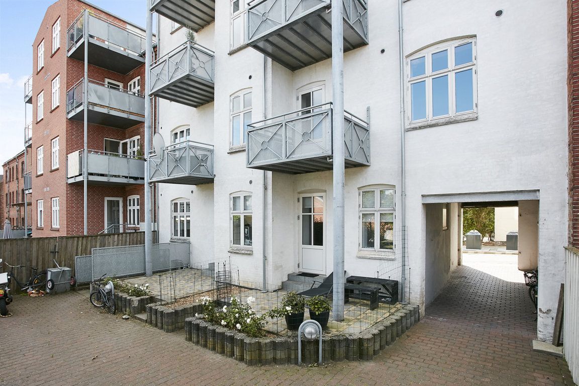 Lys 3. værelses lejlighed 75 m2