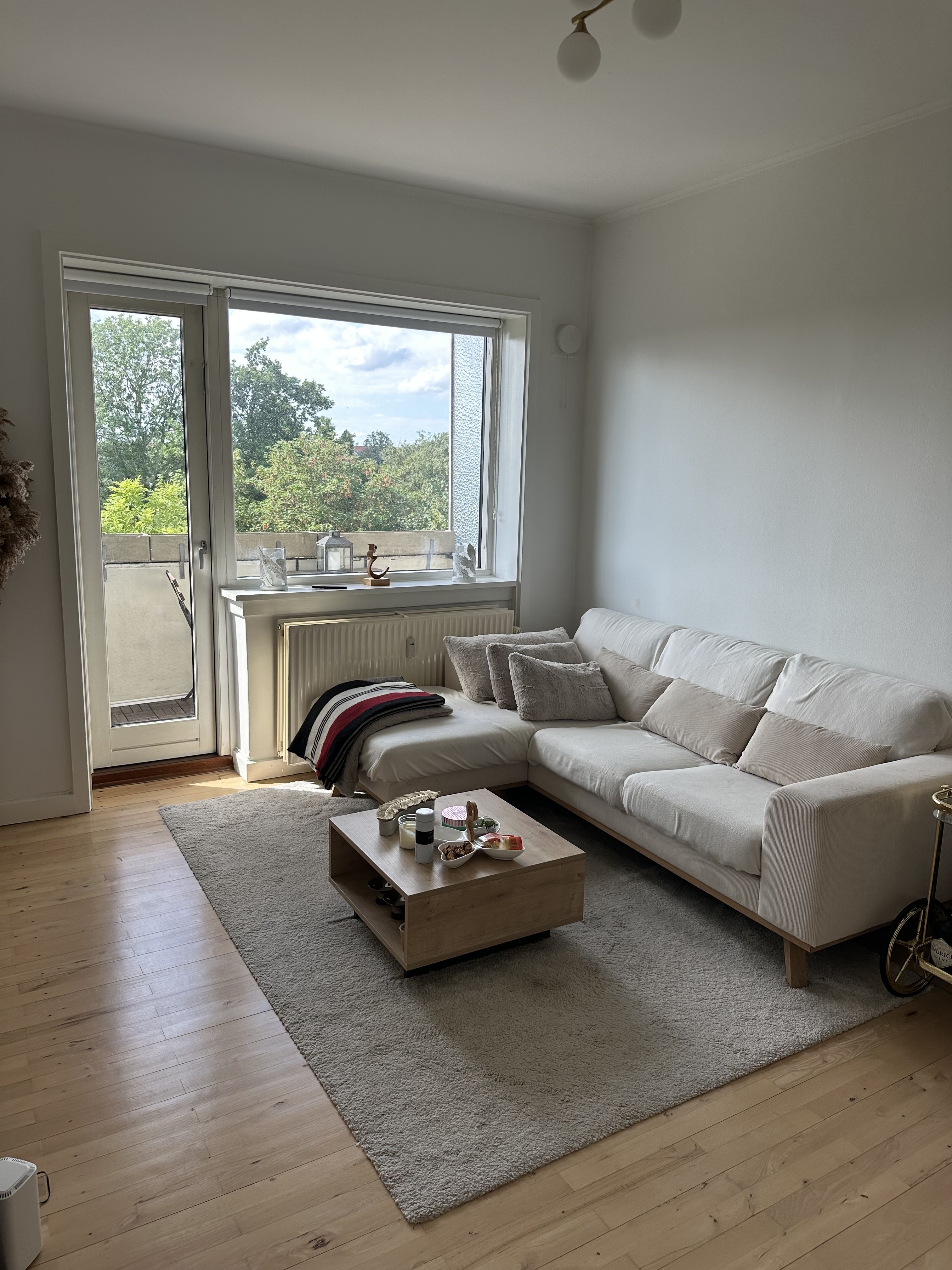 Bright, Fully Furnished Apartment in Frederiksberg with Balcony