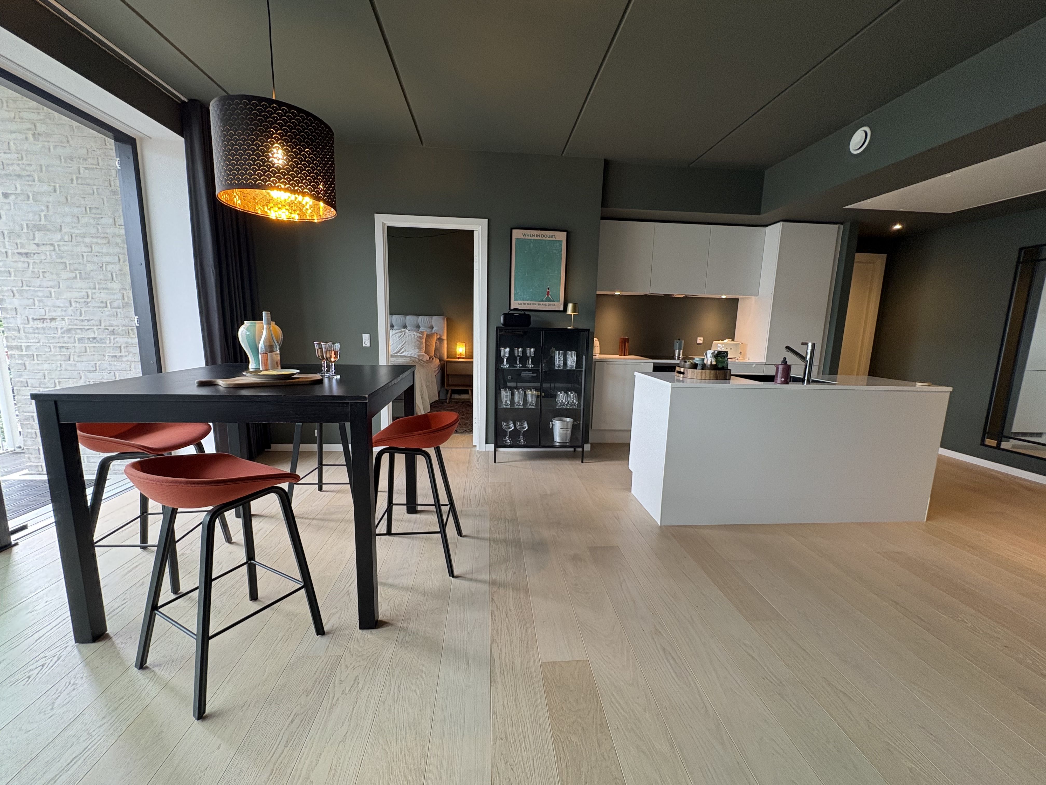     Exclusive furnished waterfront apartment – large terrace & harbour 