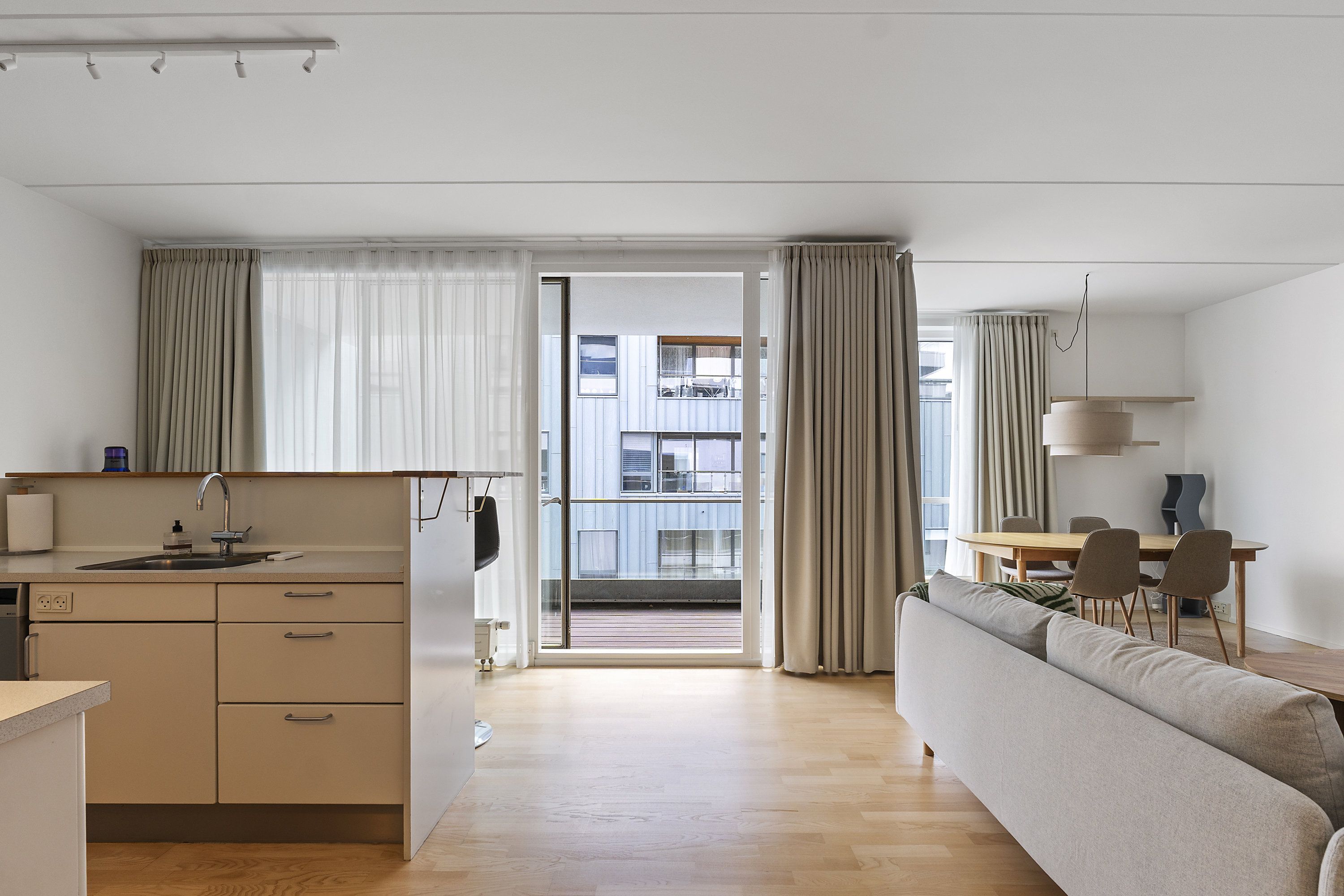 Furnished and stylish apartment at Amerika Plads with sunny balcony