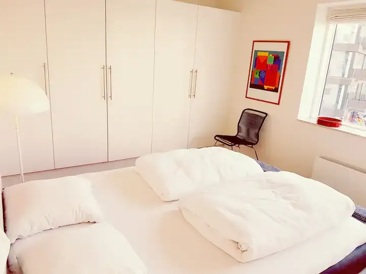 Fully Furnished Expat-Friendly 2-Room Apartment on Islands Brygge with Harbour View & Huge Sunny Balcony