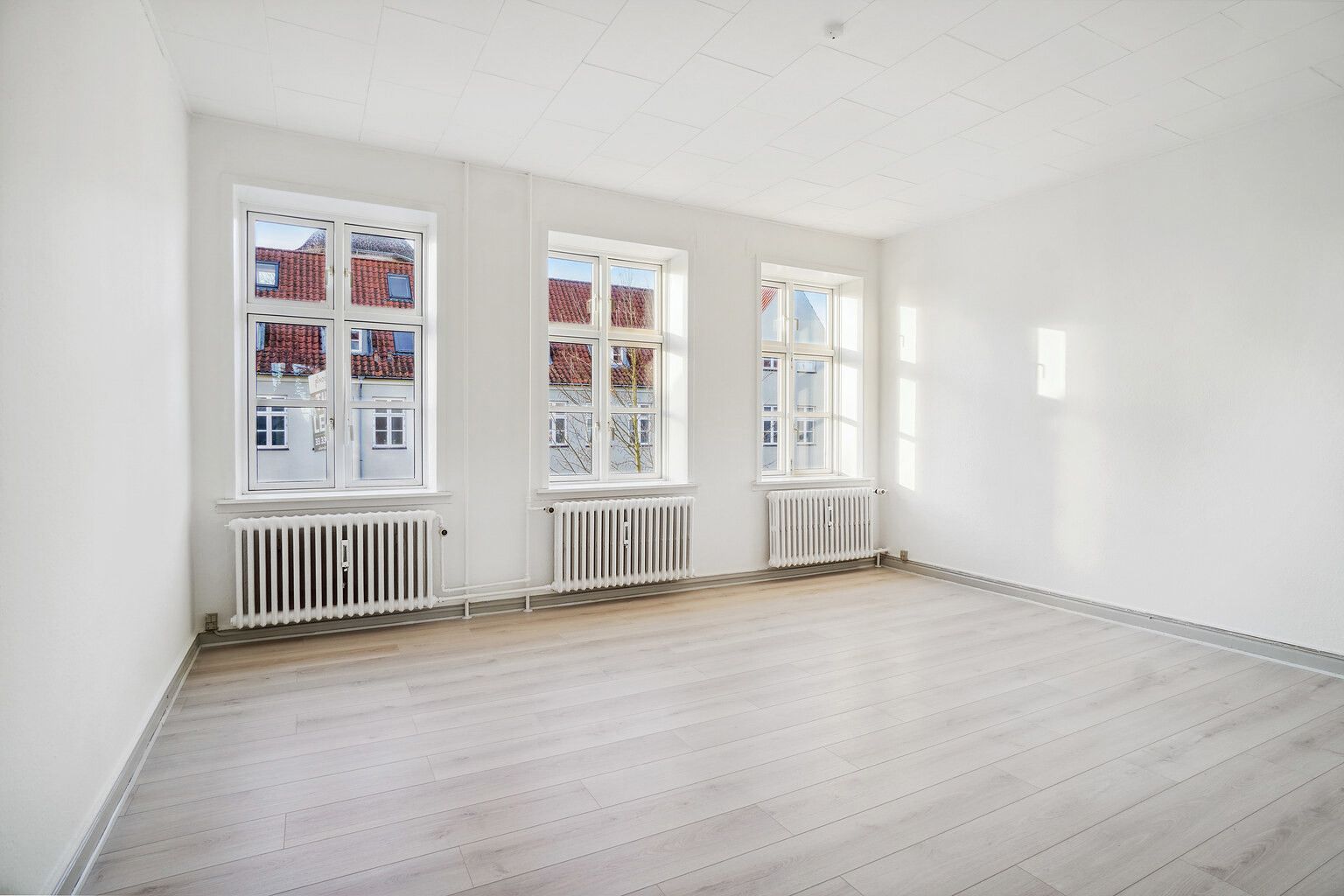 Stor moderne 2-værelses lejlighed