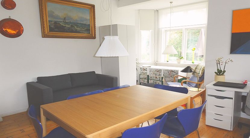 Dejlig, lys  møbleret værelse i murermestervilla attraktivt beliggende  nær Utterslev Mose