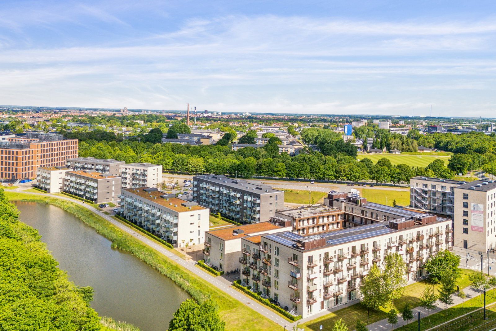 Moderne 3-værelses på 87 m2 med privat terrasse og parkering – dele- og seniorvenlig