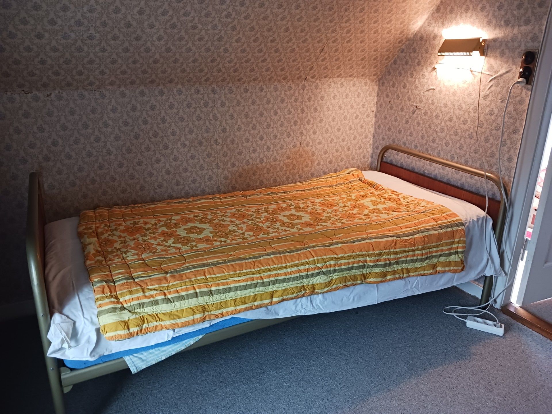 Et vaerelse med te køkken og adgang til bad udlejes i Villa i Gierslev