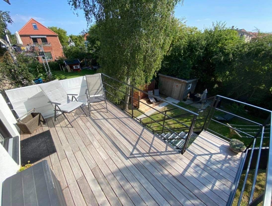 Skøn villalejlighed med egen have 