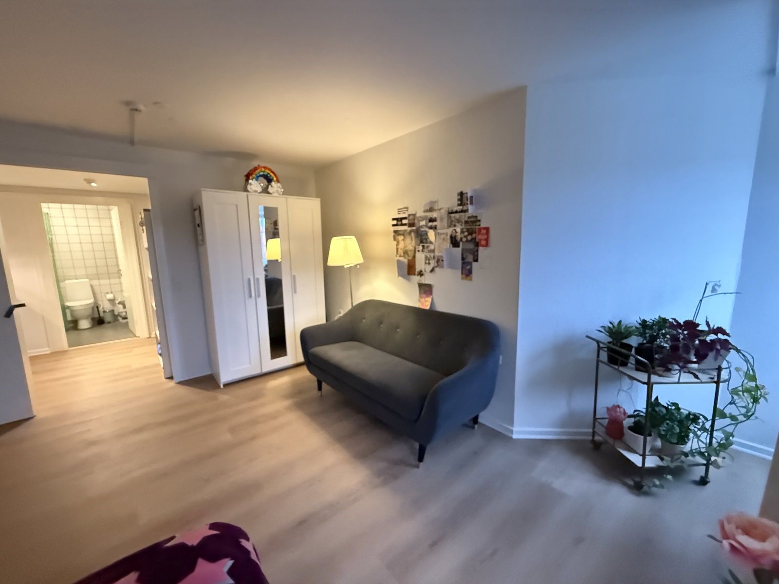 Lys 1 værelse lejlighed med nyt køkken