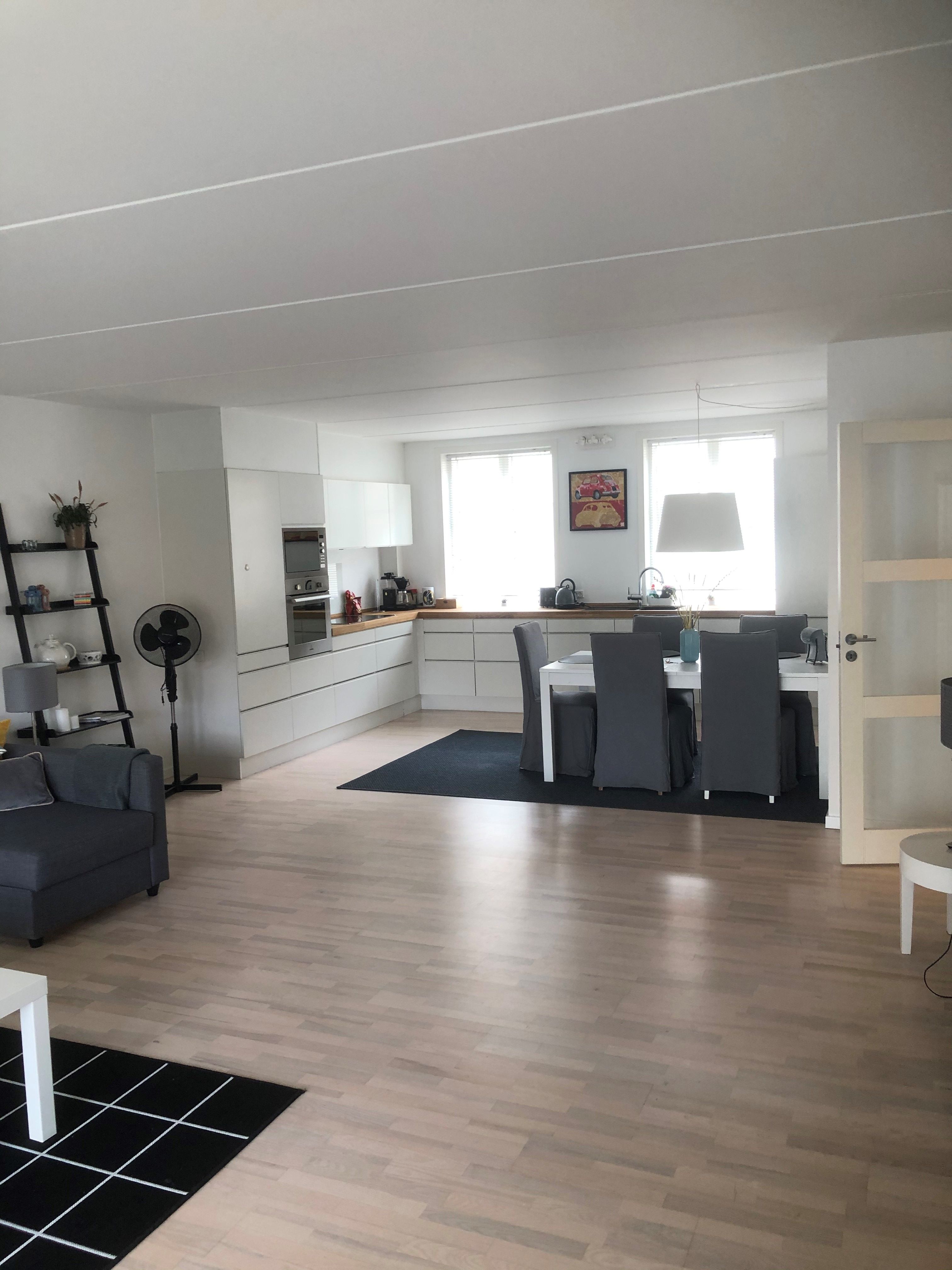 New City, 2 full bathrooms