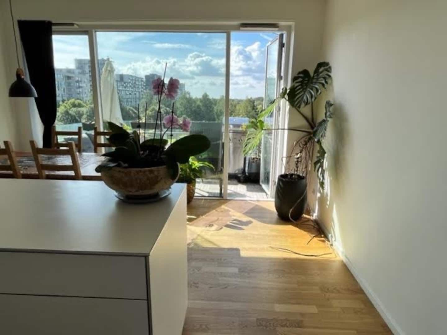 1-2 Months, Apartment with Balcony - by metro, Bella center &  Royal Arena