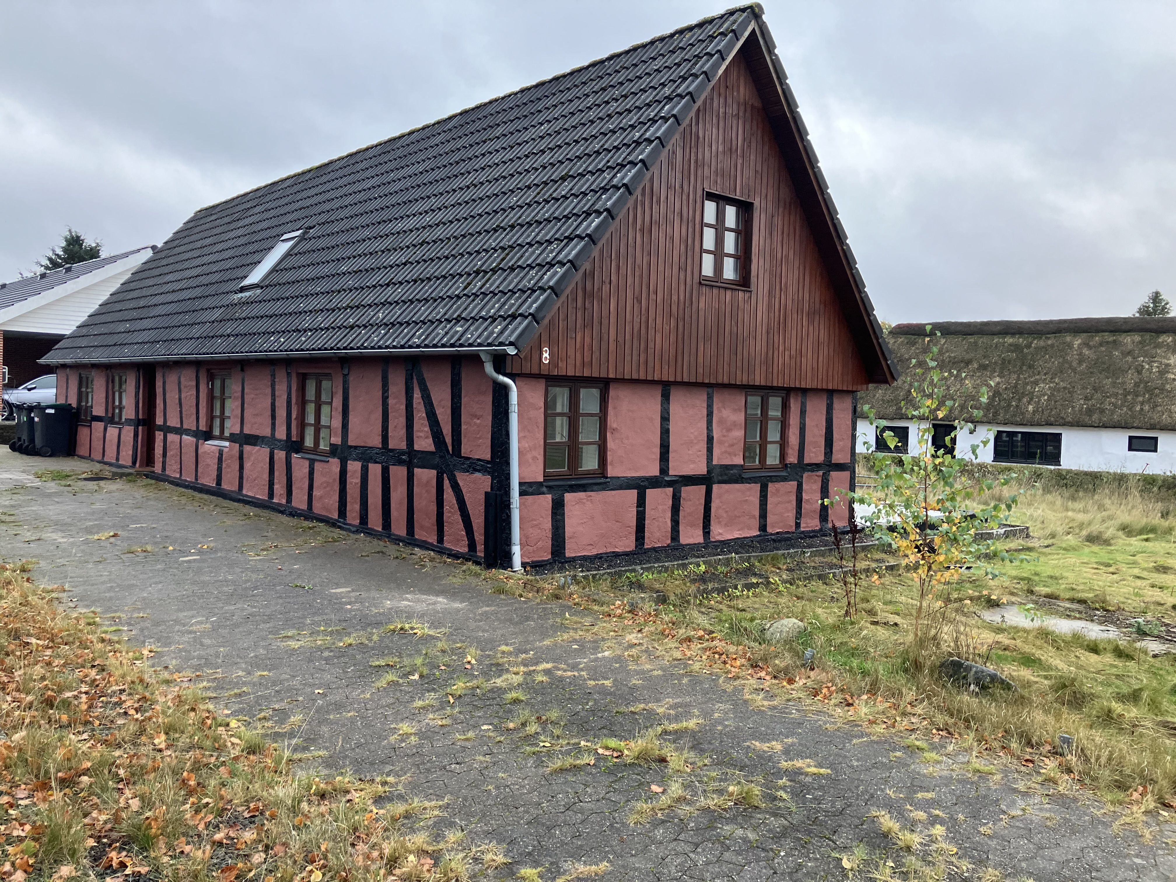 Nyrenoveret hus på bedste beliggenhed i Laurbjerg