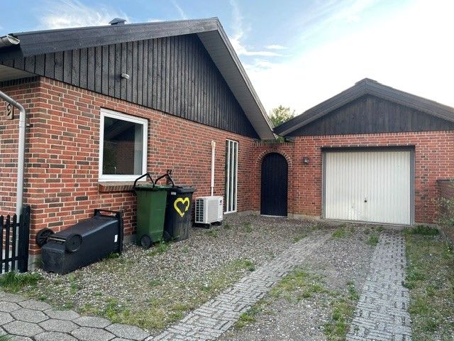 Dejligt 1 planshus med 4 værelse samt stue