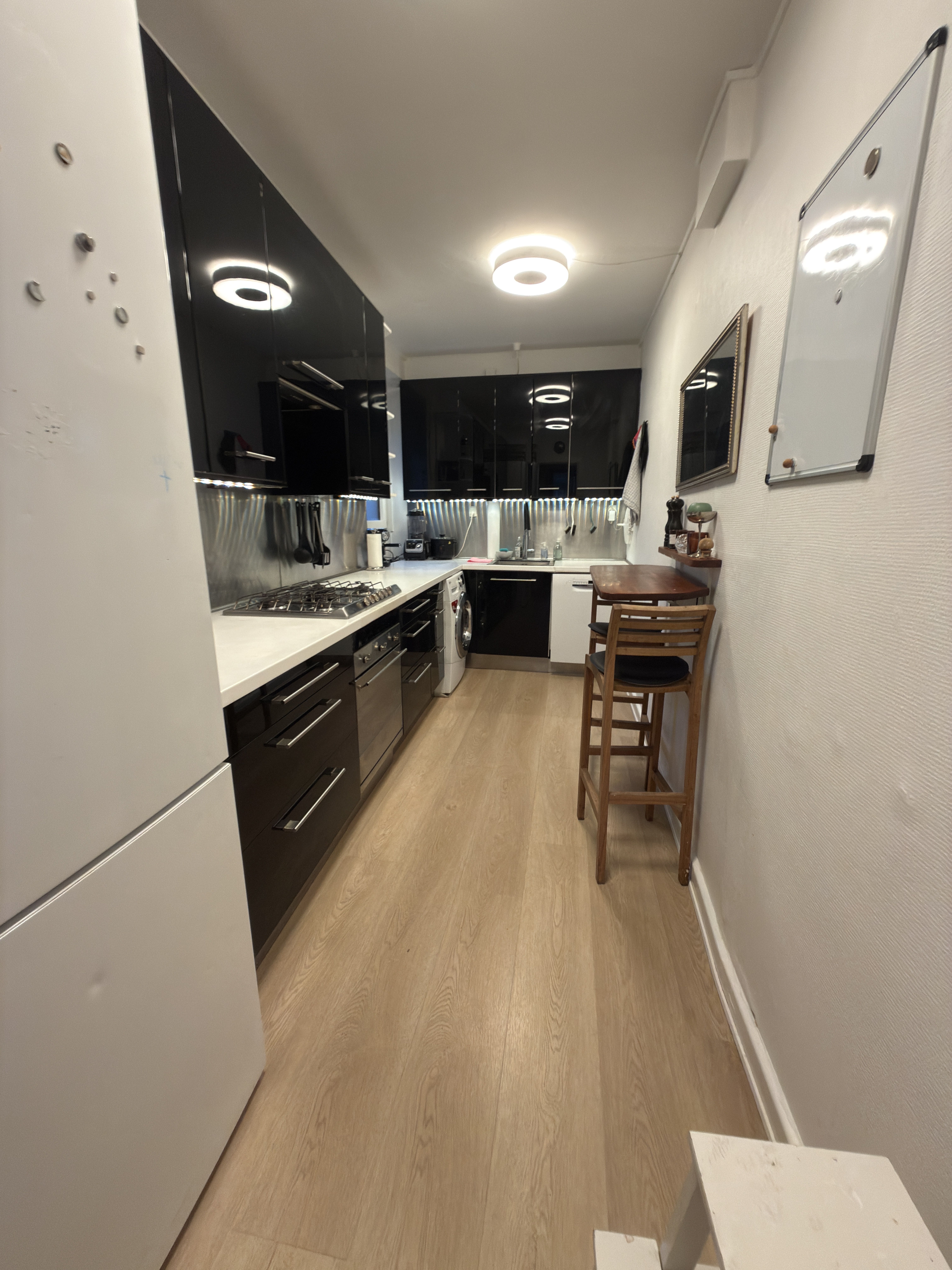 Newly Renovated, Furnished Apartment with Balcony in the Heart of Valby 