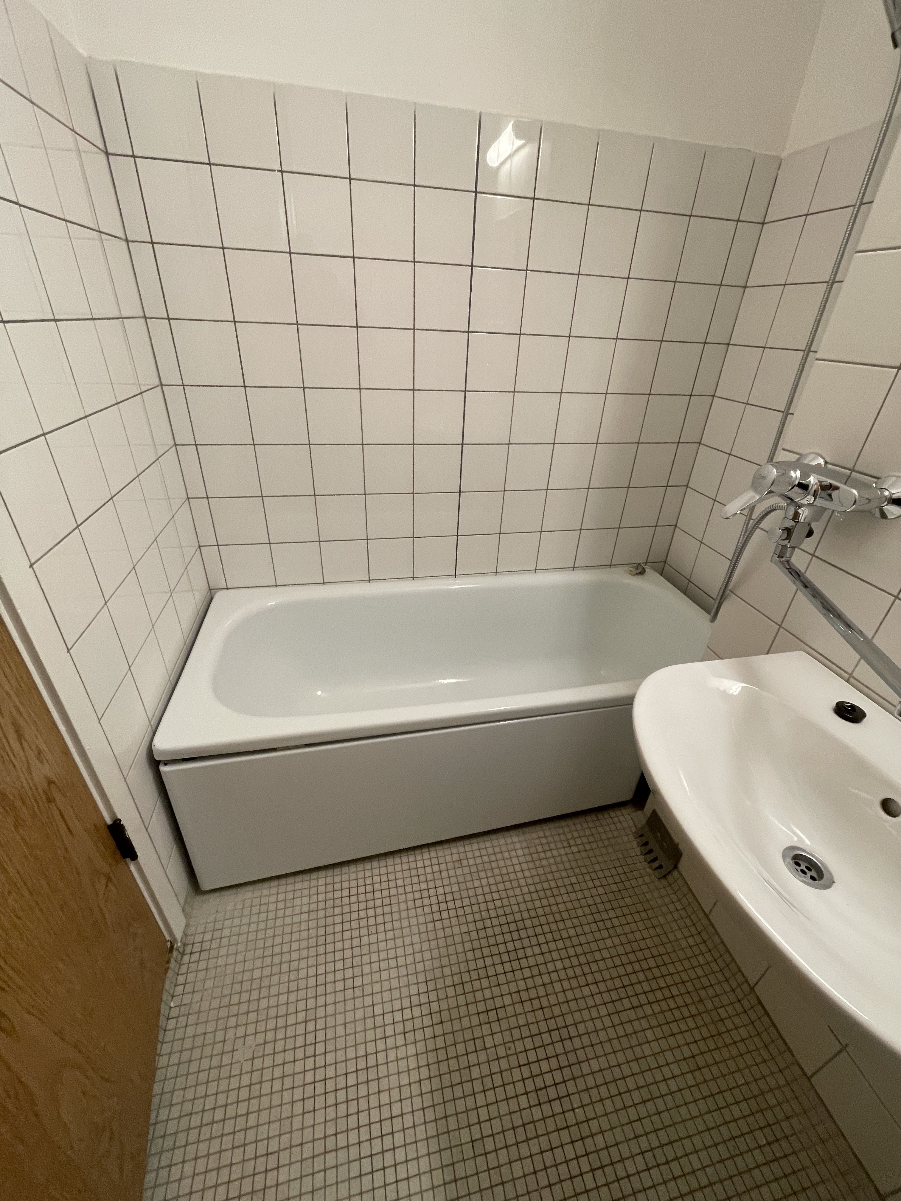 4 - værelses lejlighed med god planløsning. 