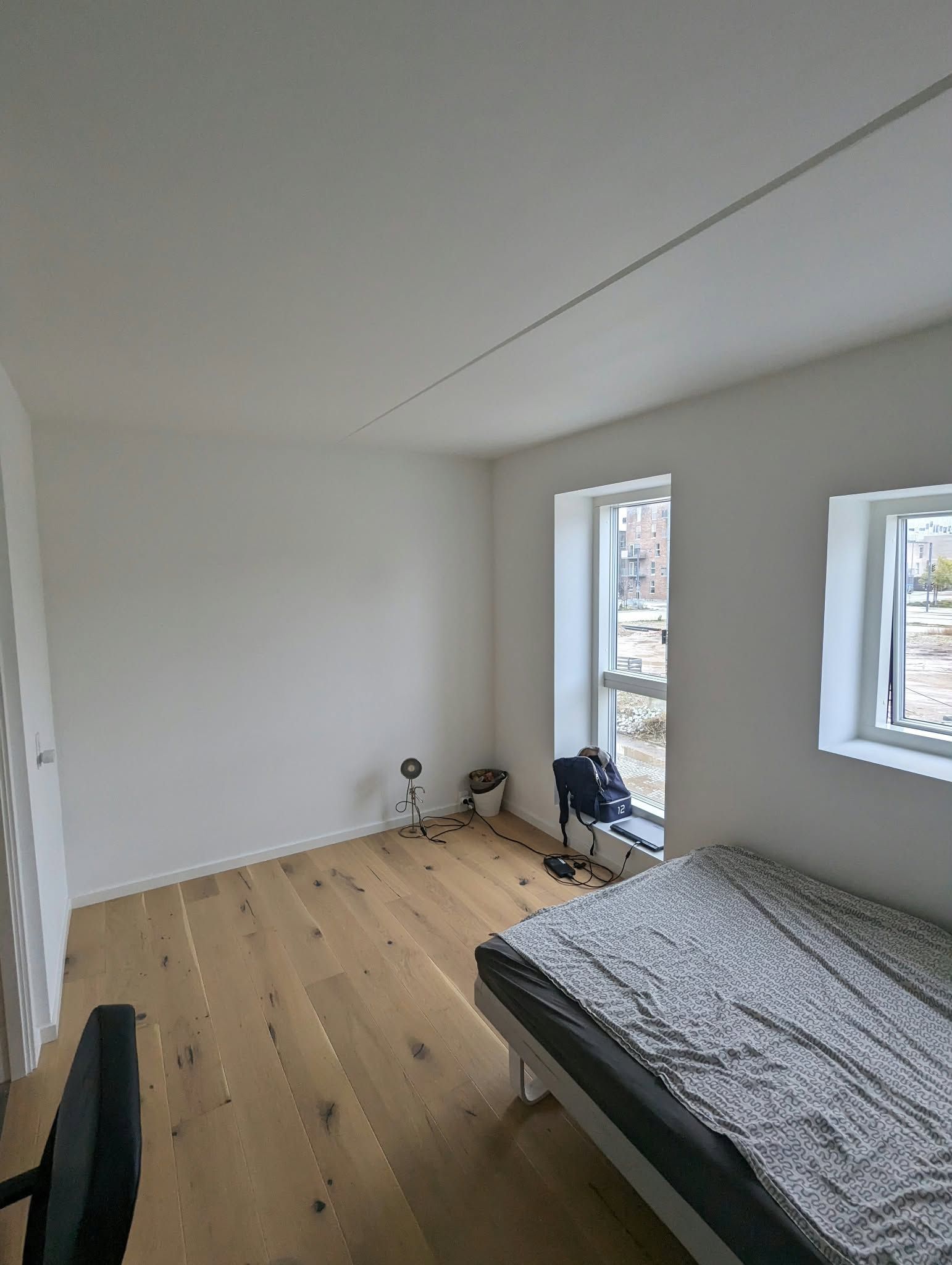 Looking for a roomate for a share house
