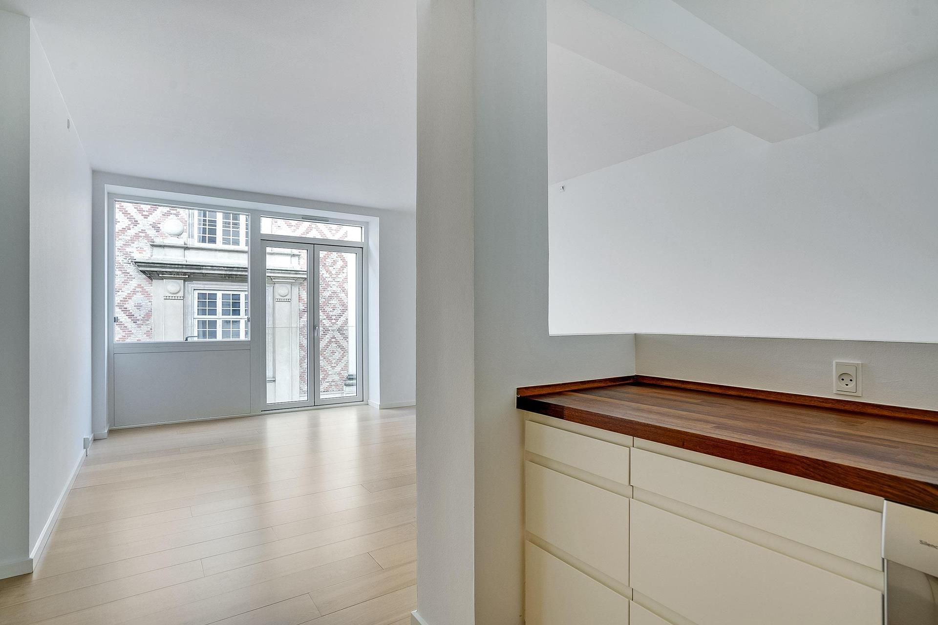 Bright 2-Bedroom Apartment with Large Sunny Balcony in Frederiksstaden