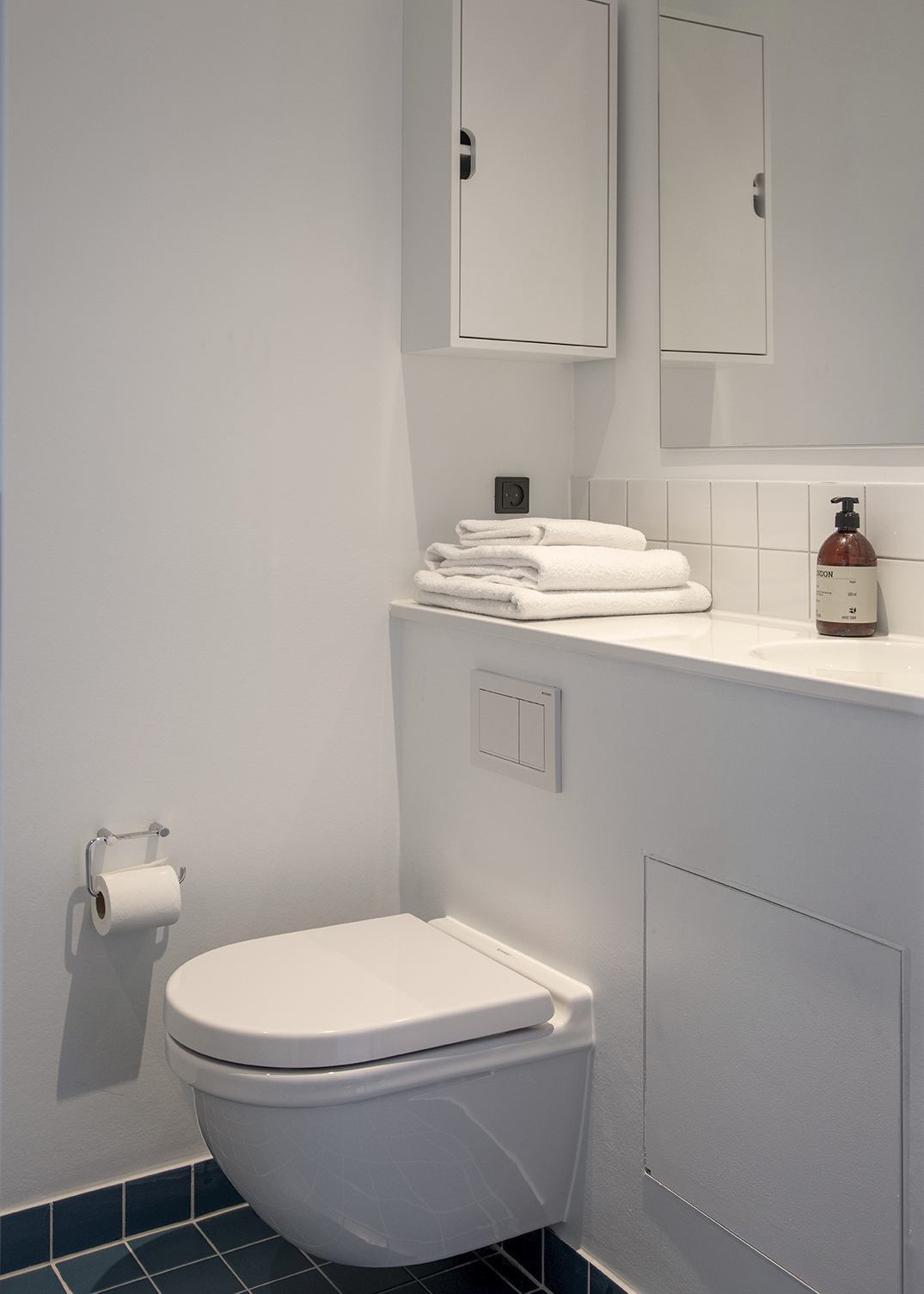 Furnished apartment for working professionals (short or long term)