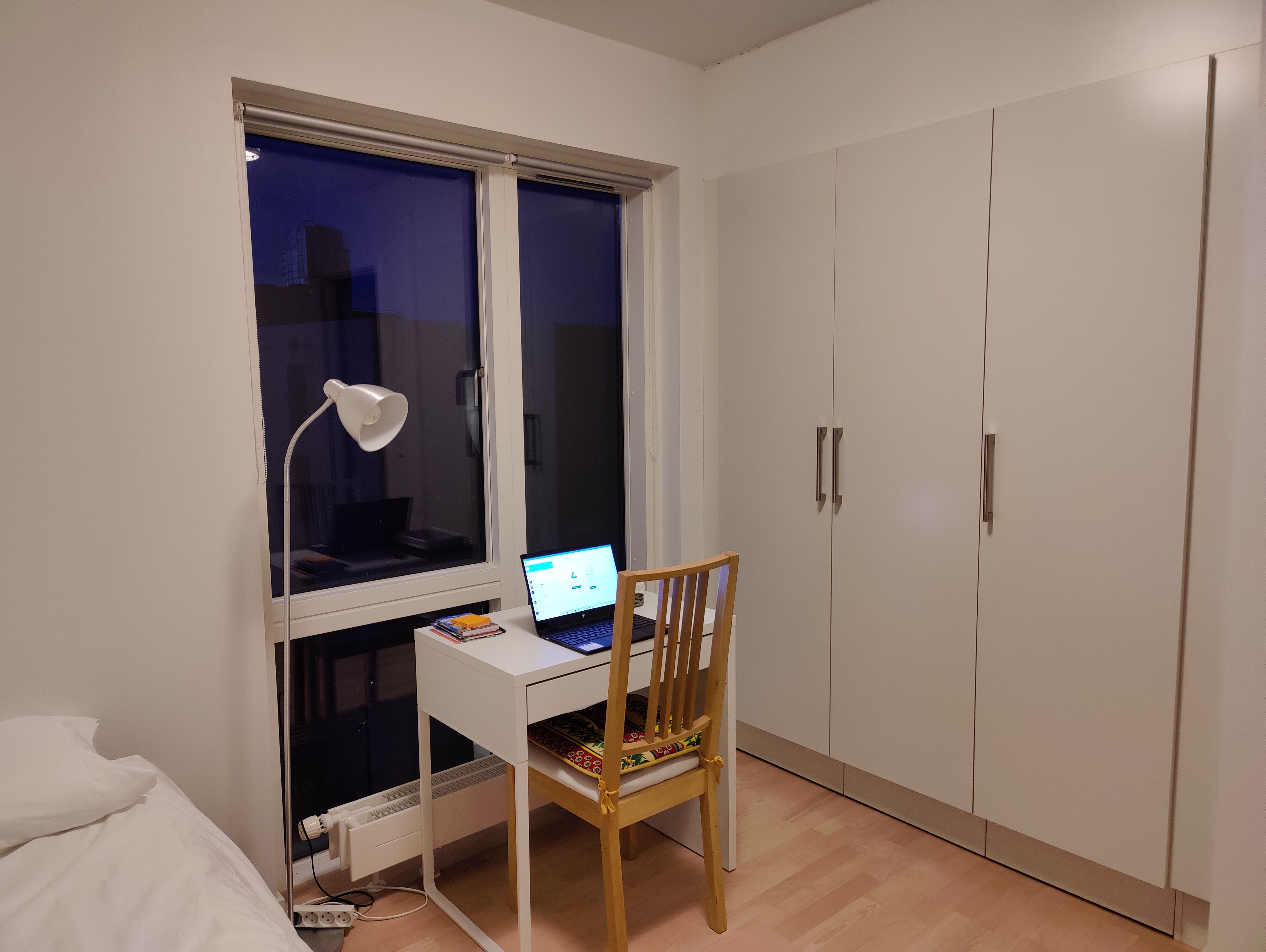 Room next to Islands Brygge metro station and the universityersity