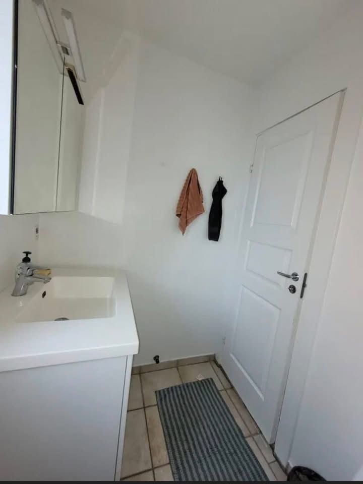 An unfurnished rooms available in our cosy 2-storey house in Valby!