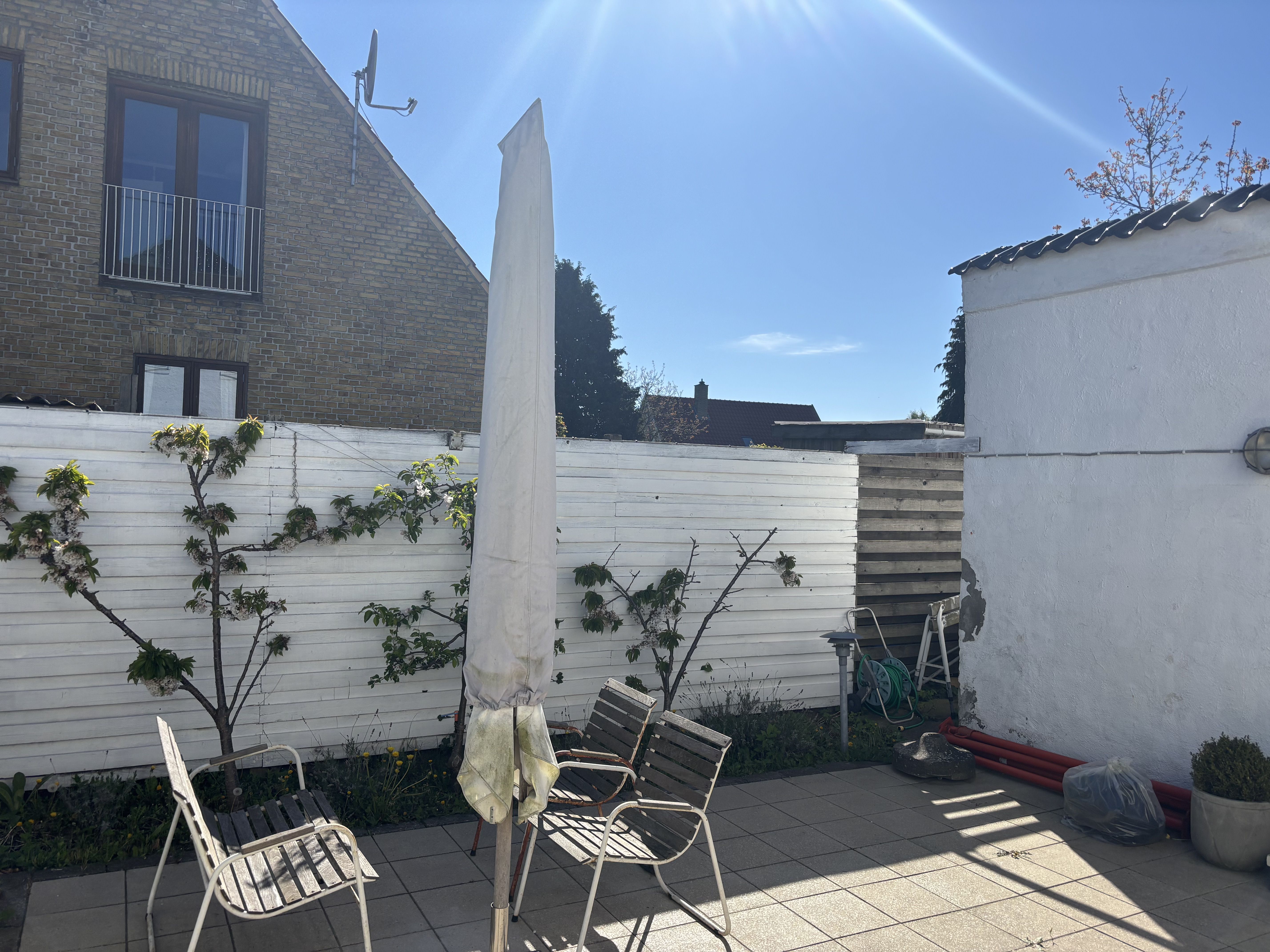 60 kvm Anneks i Lyngby med adgang til forhave og terrasse.