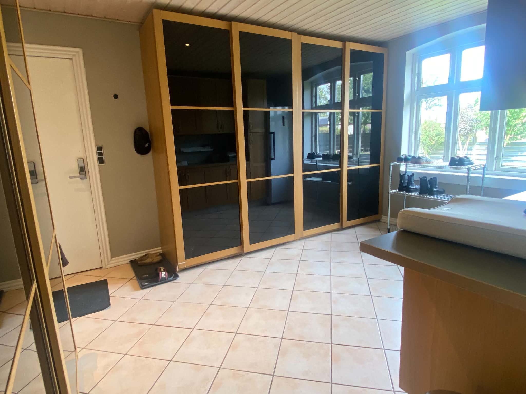 STORT HUS TIL LEJE -148m2, STOR HAVE OG GARAGE. 