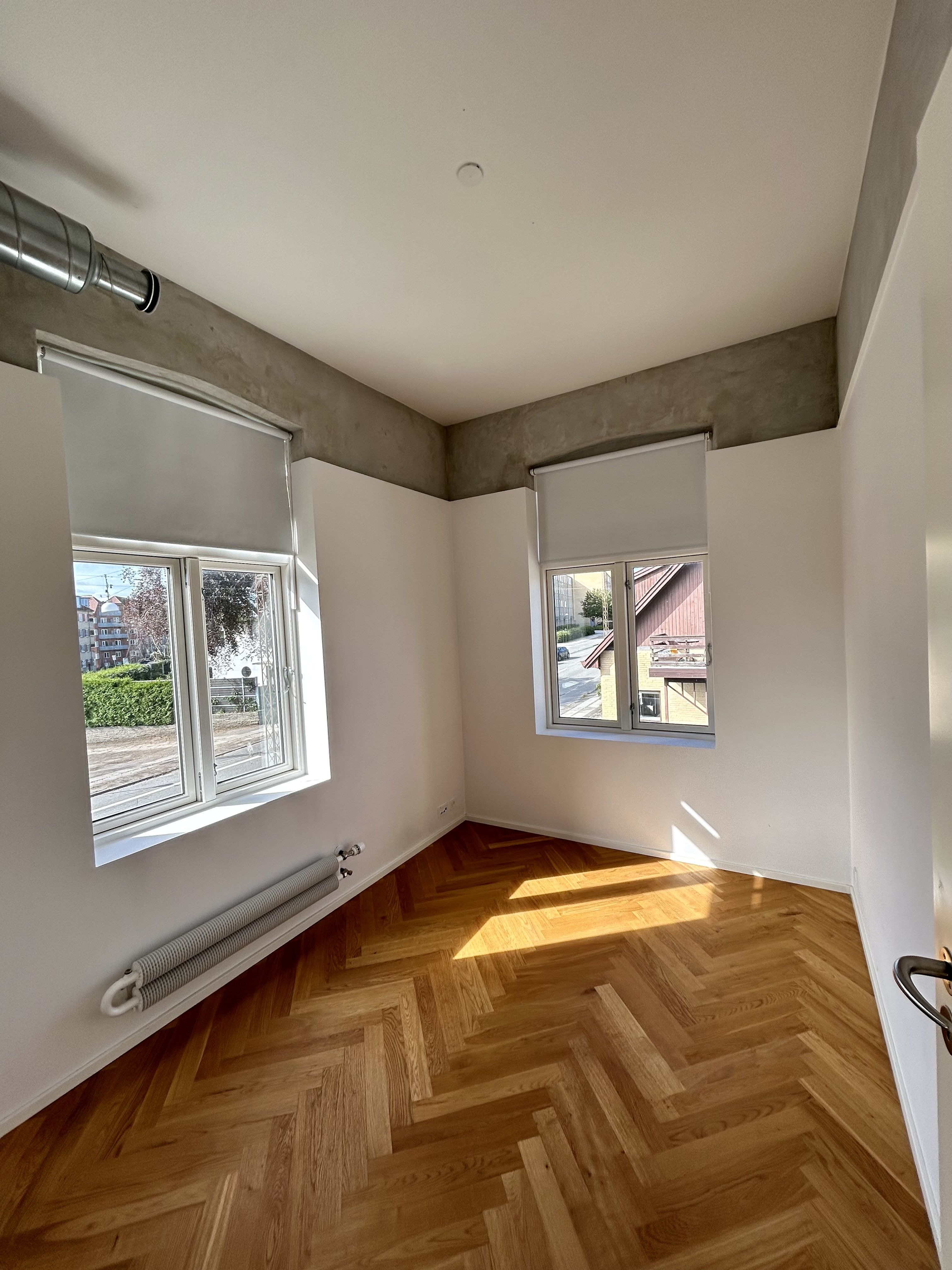 Nyere lejlighed i arkitektonisk stil