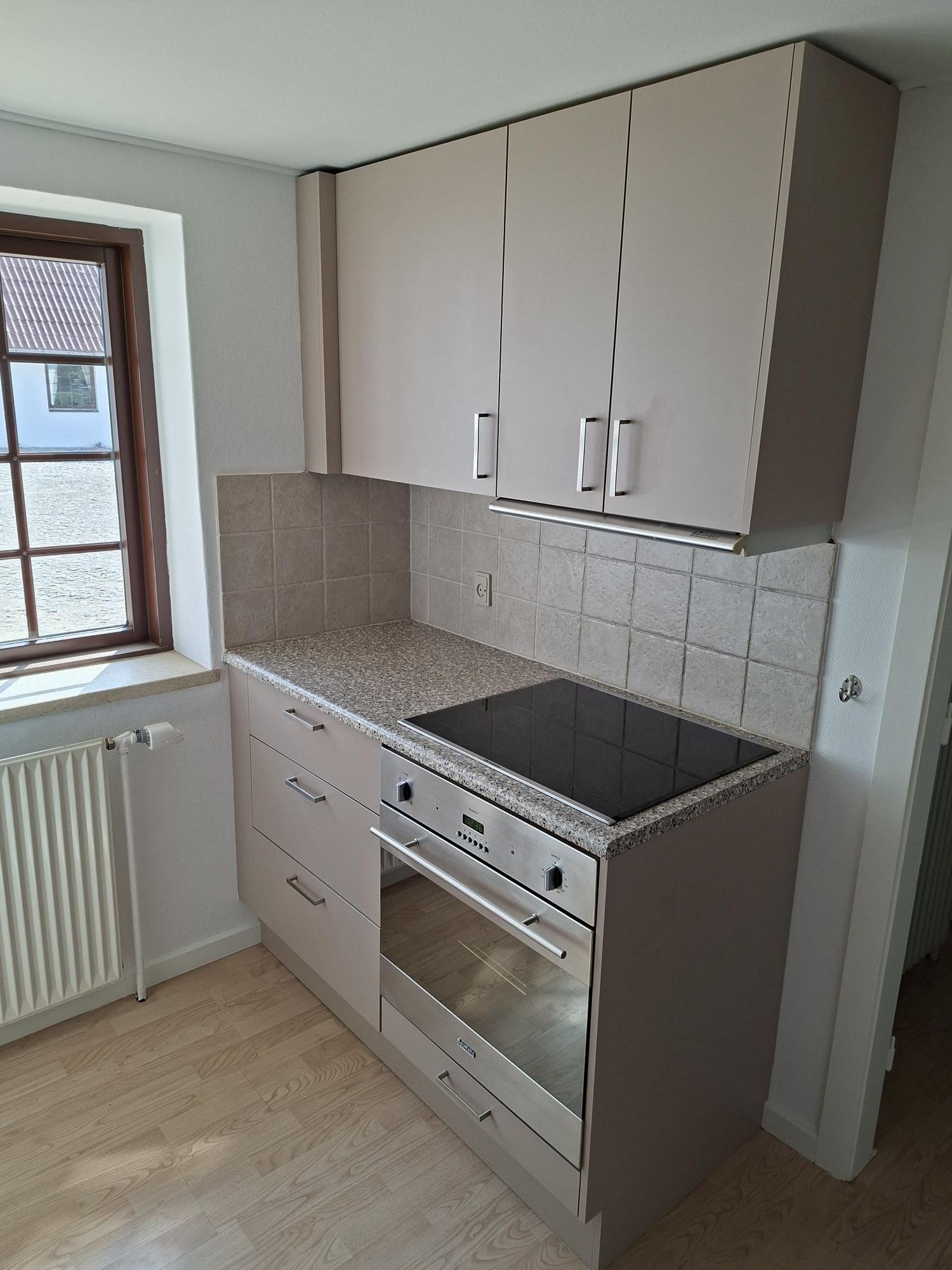 Hyggeligt hus på landet udlejes.