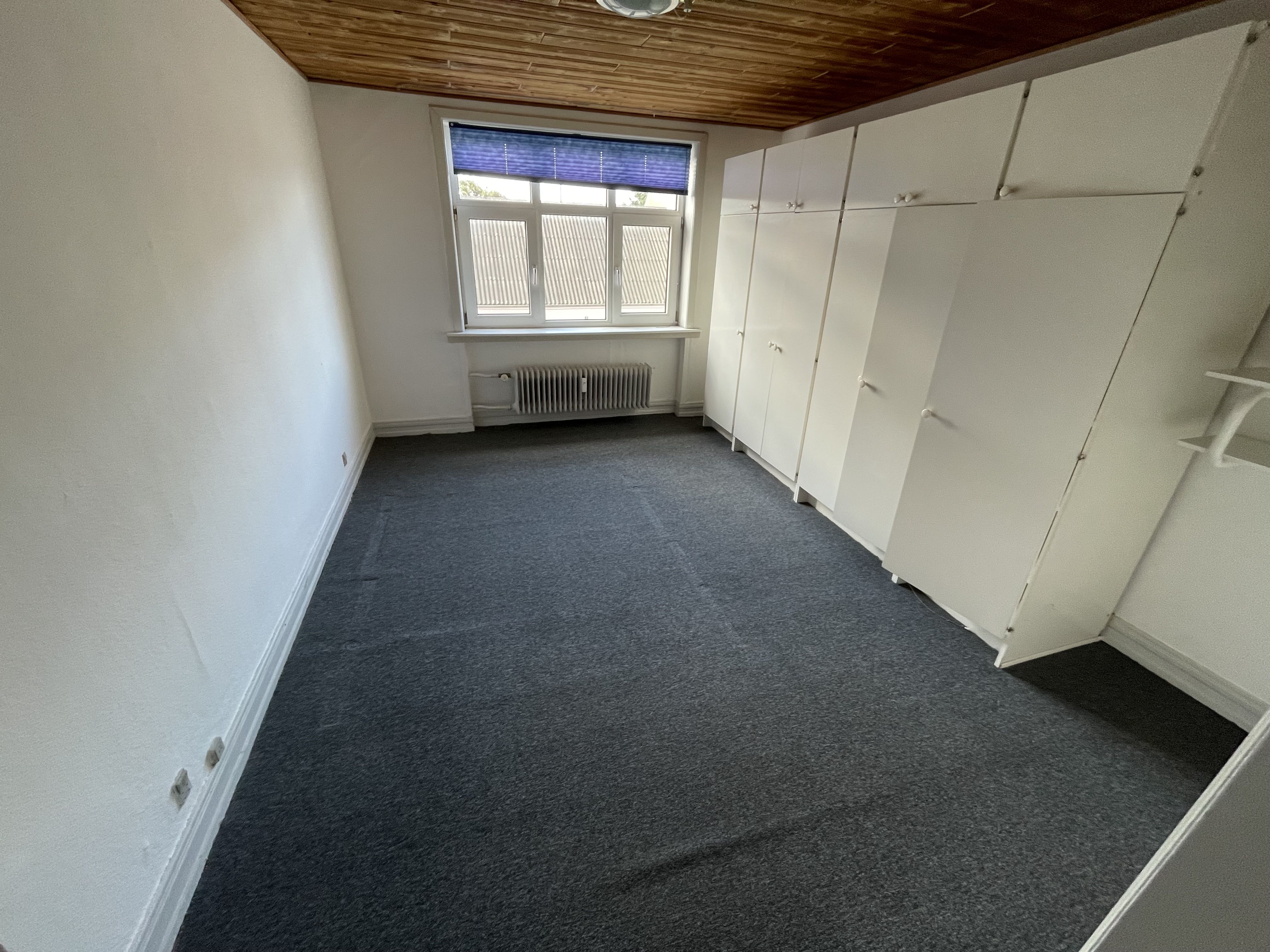 Stor 3-værelses lejlighed på 98 m² med stor tagterrasse – centralt i Fjerritslev
