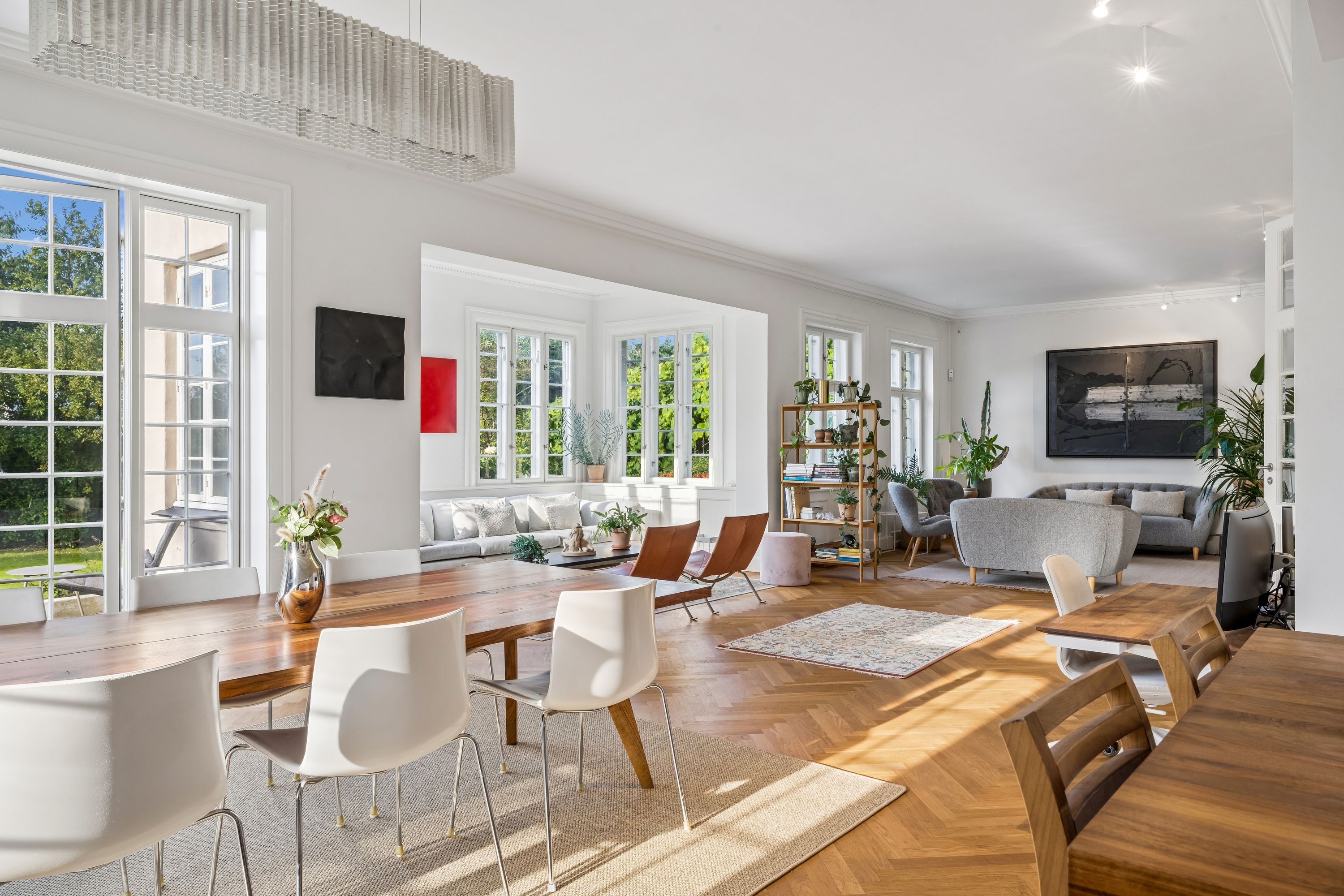 Klassisk og eksklusiv patriciervilla fra 1916 på 404 m² med stor have på Viggo Rothes Vej
