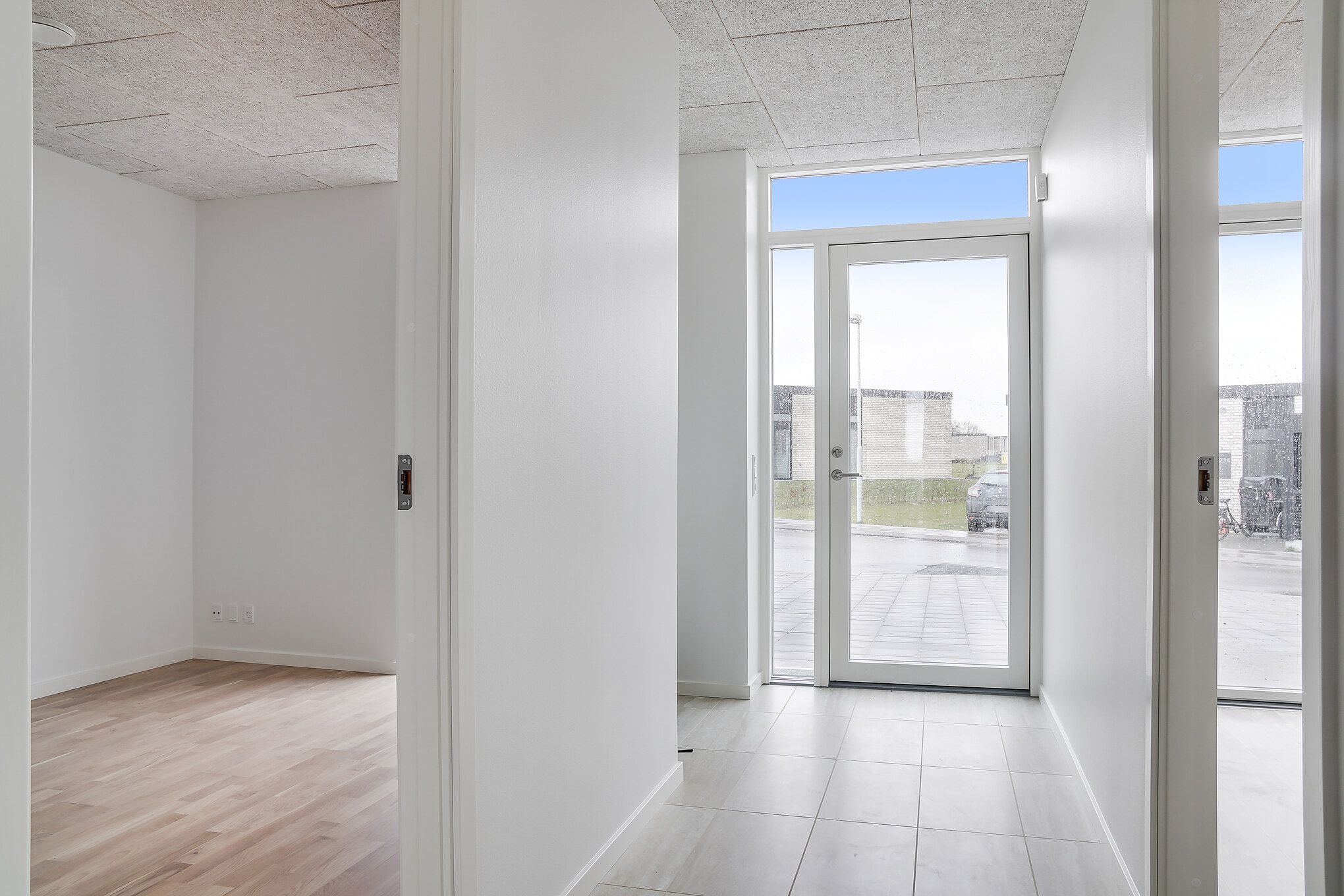 HUSDYR TILLADT, EGEN PARKERING, TERRASE OG HAVE