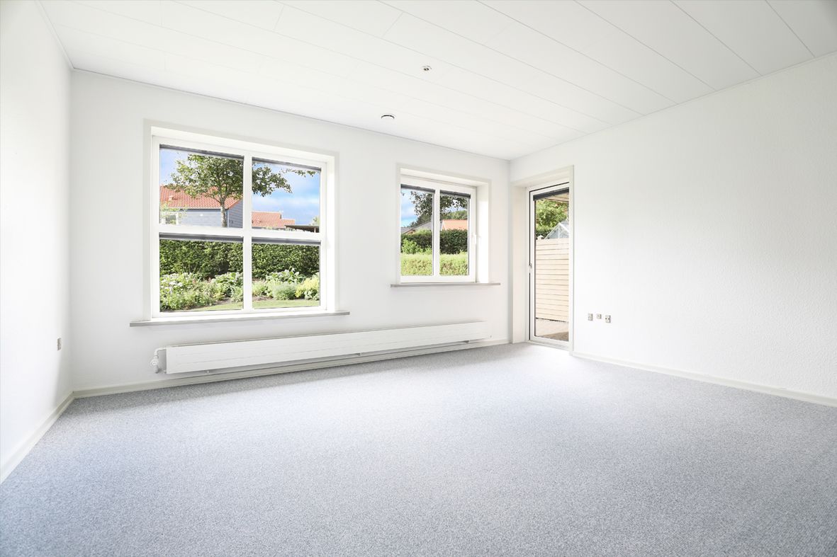 Sjælden mulighed!. Dejligt 1 plans rækkehus med hyggelig have.