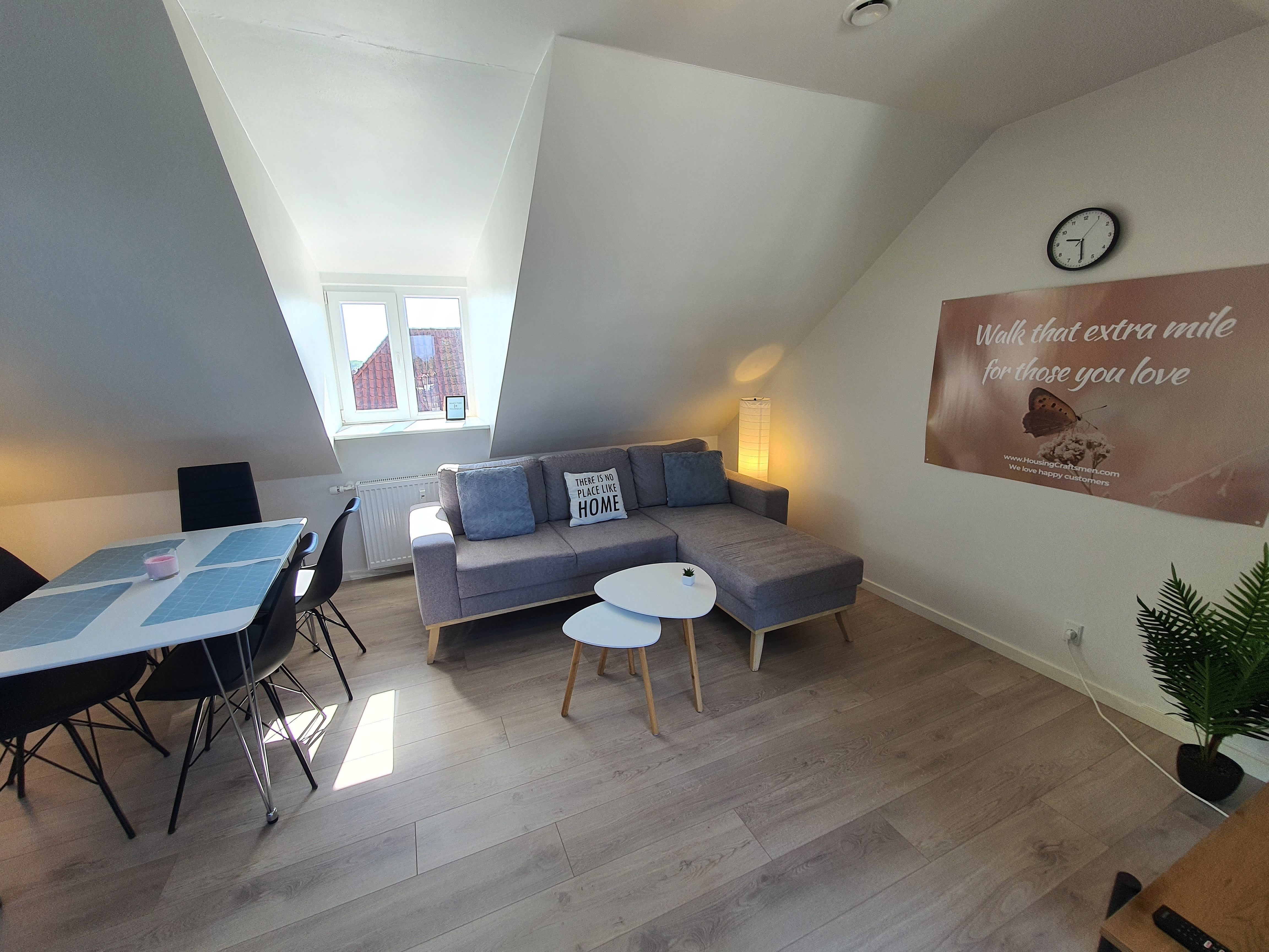Møbleret taglejlighed med udsigt, Furnished apartment