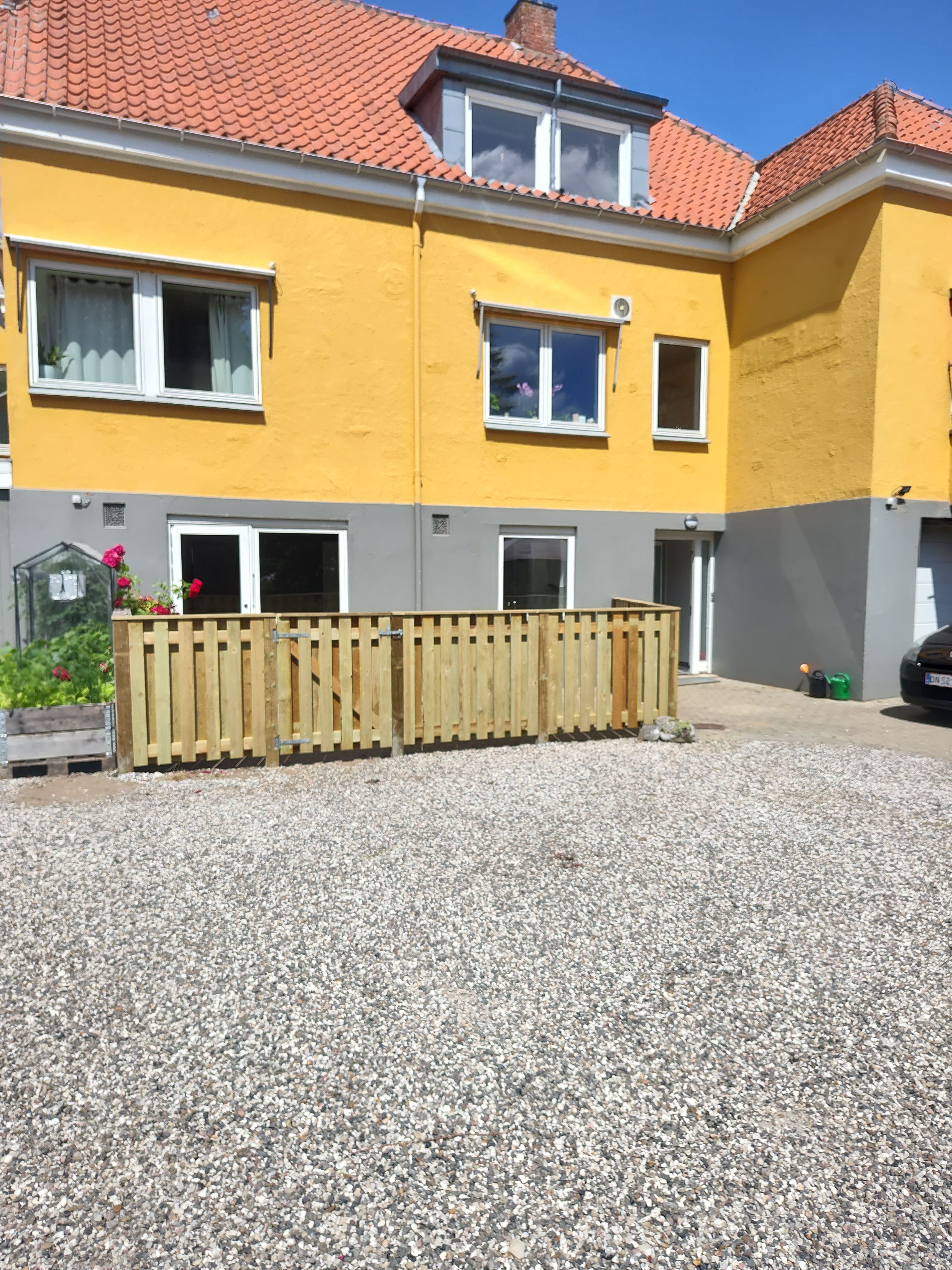 Lejlighed stuepkan /kælder