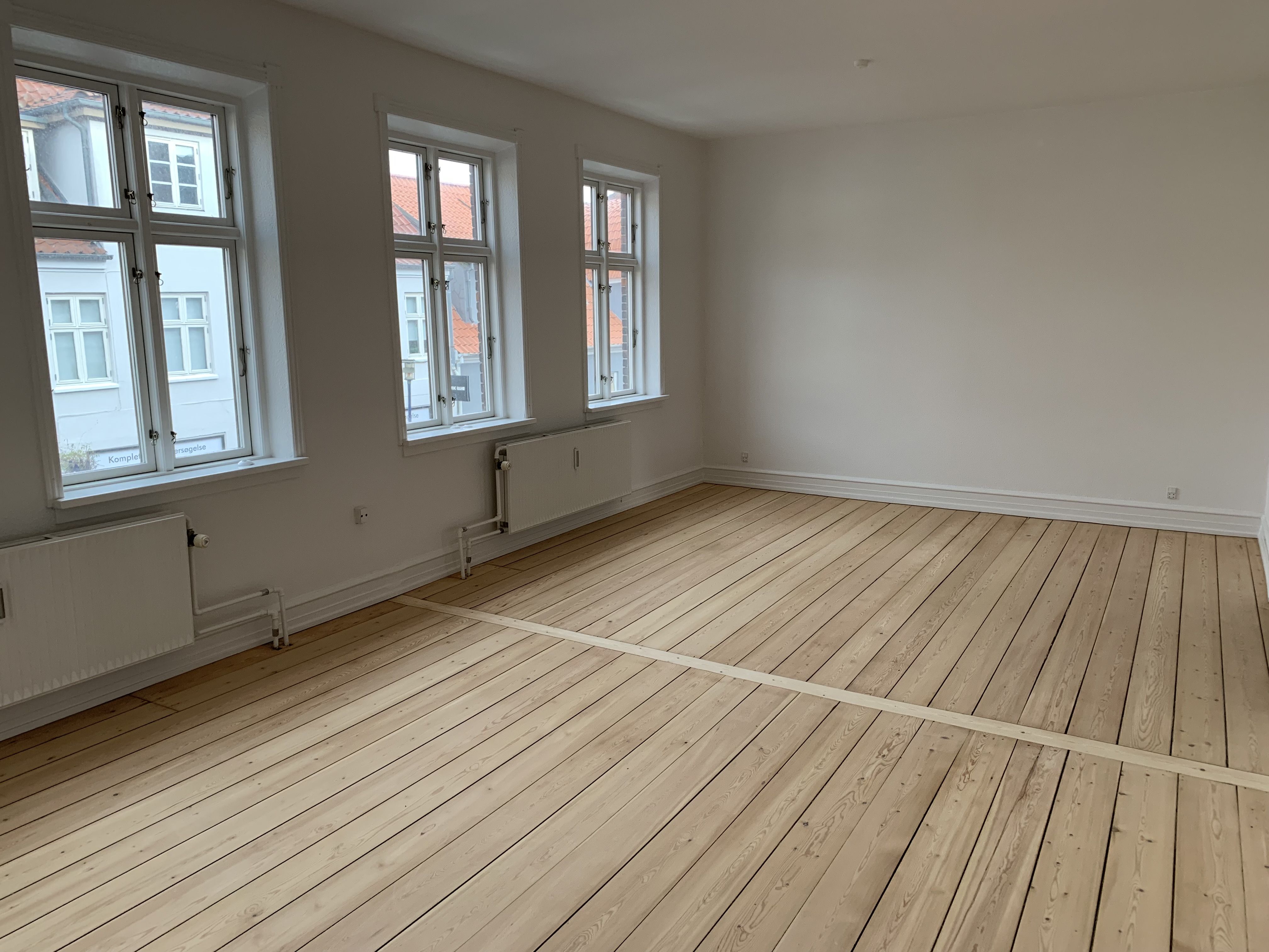 Byhus/lejlighed i 2 plan