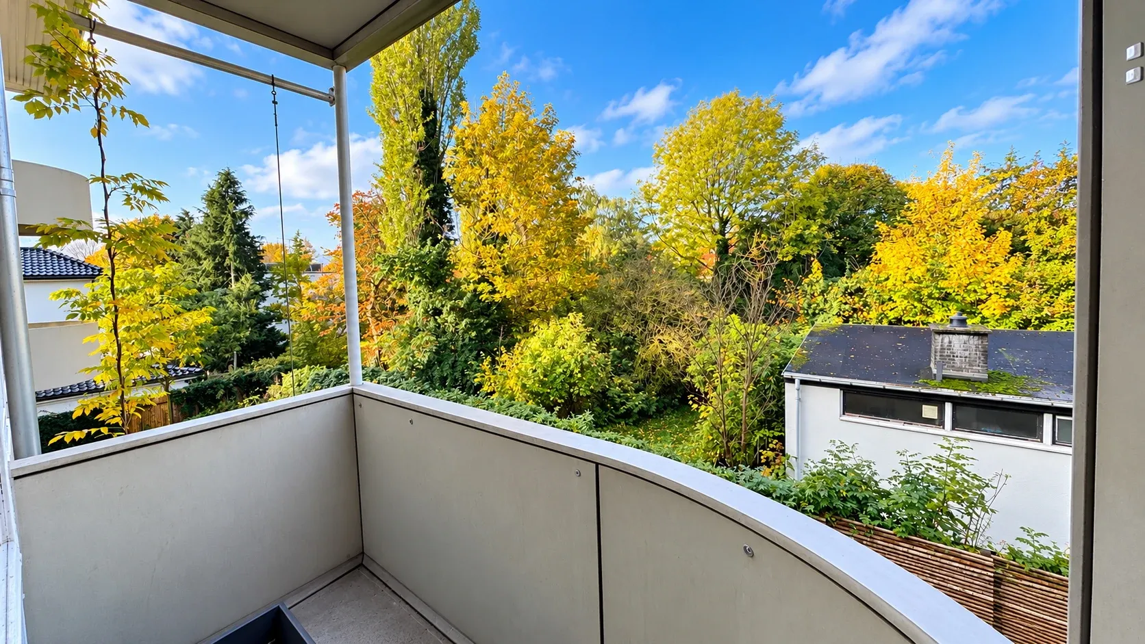 Charmerende nyrenoveret lejlighed i Charlottenlund