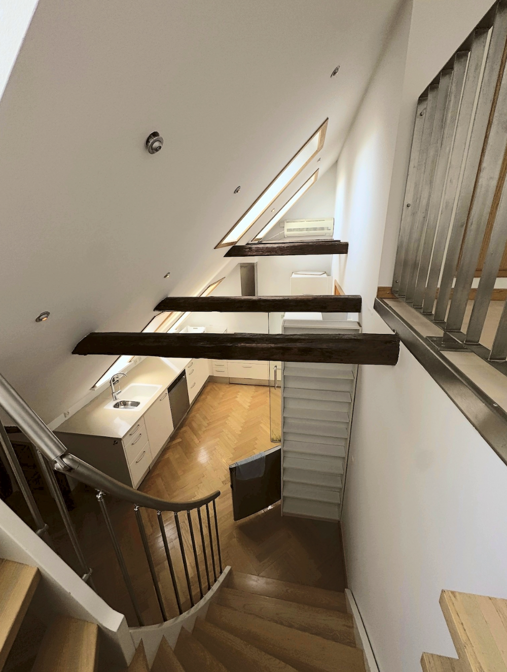 Hyggelig penthouse tæt på Rådhuspladsen