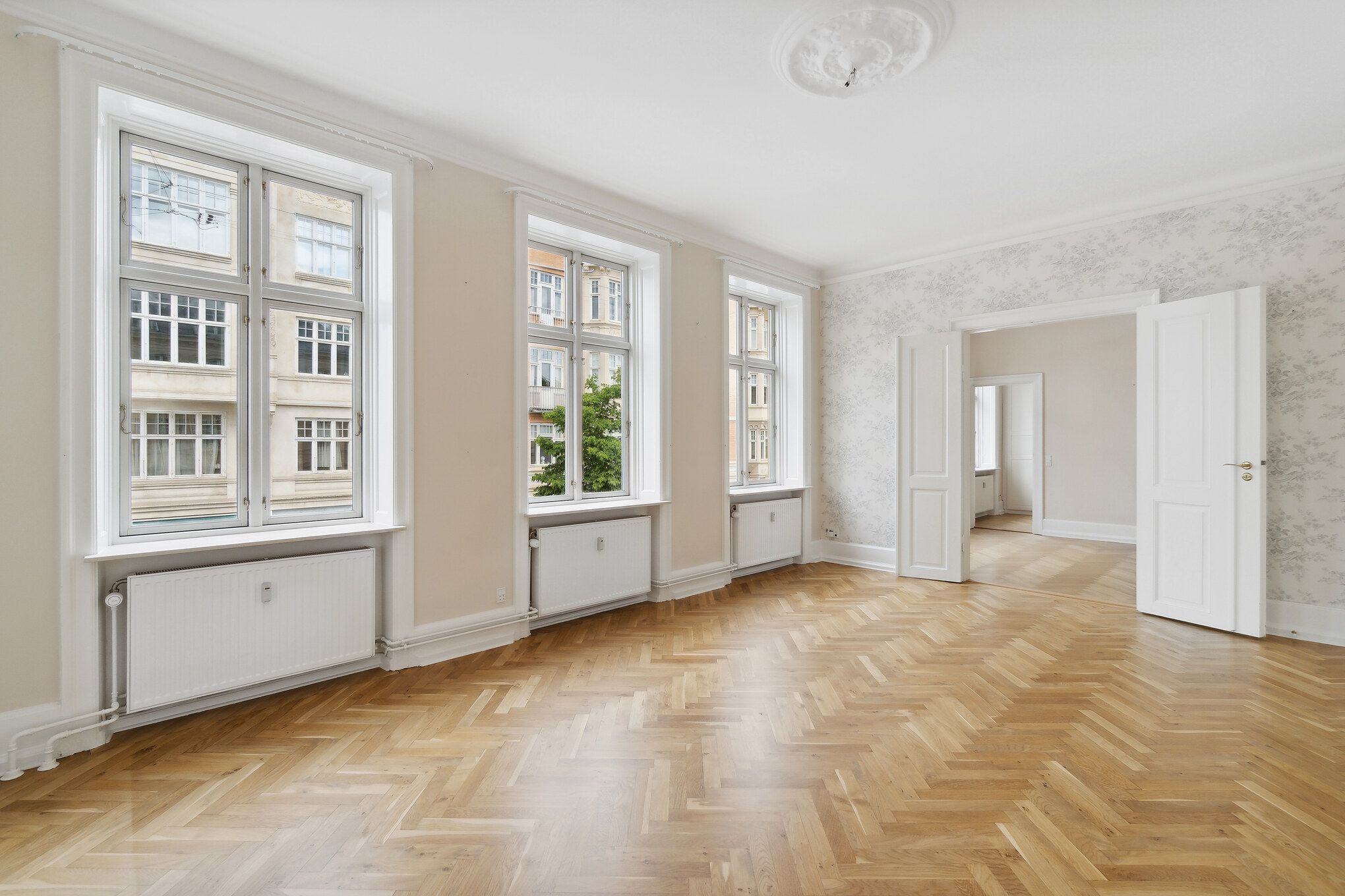 Enestående 6-vær 171 m2 renoveret top beliggenhed