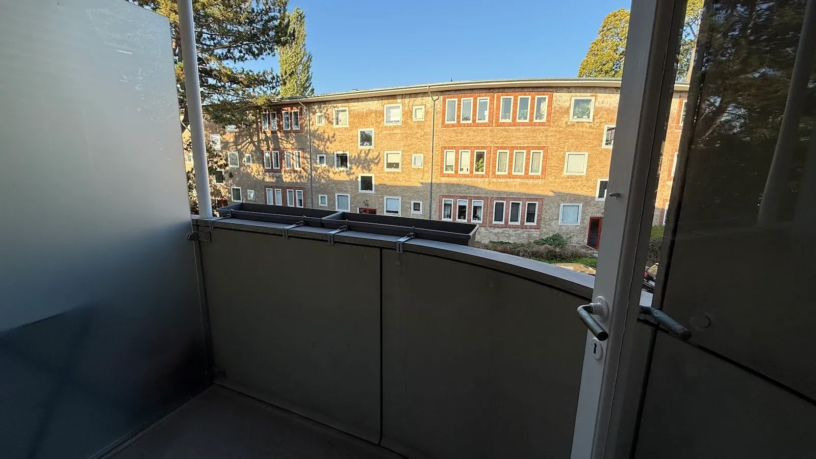 Charmerende nyrenoveret lejlighed i Charlottenlund