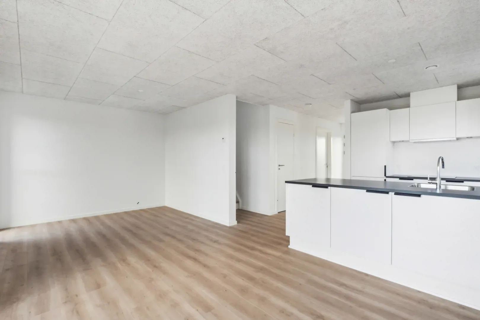 Nybygget moderne 2-plans rækkehus - Perfekt beliggenhed