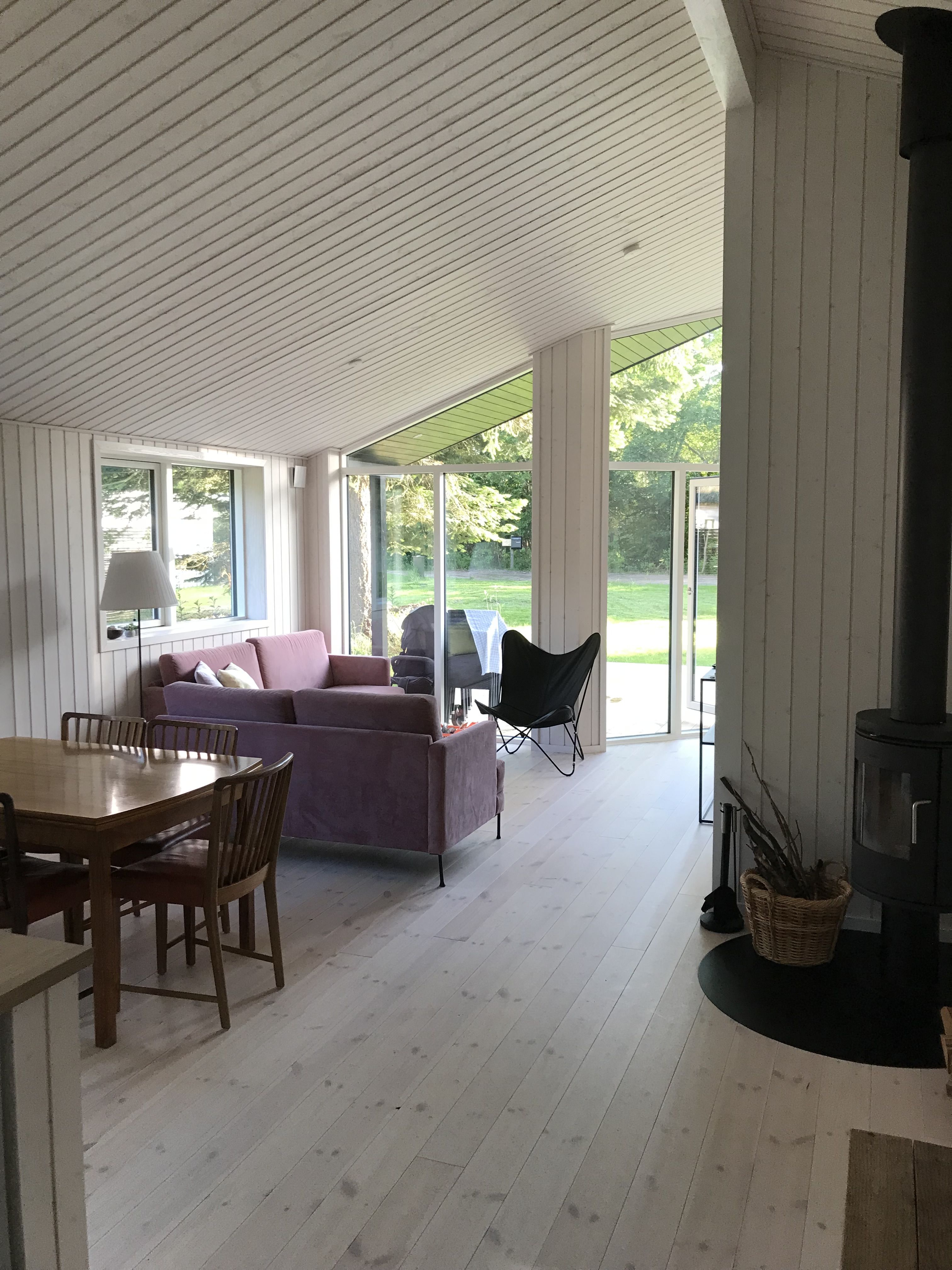 Smukt sommerhus i roligt område