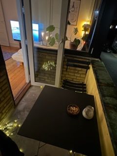 Lys og charmerende 1-værelses lejlighed med altan og ideel beliggenhed i Kolding