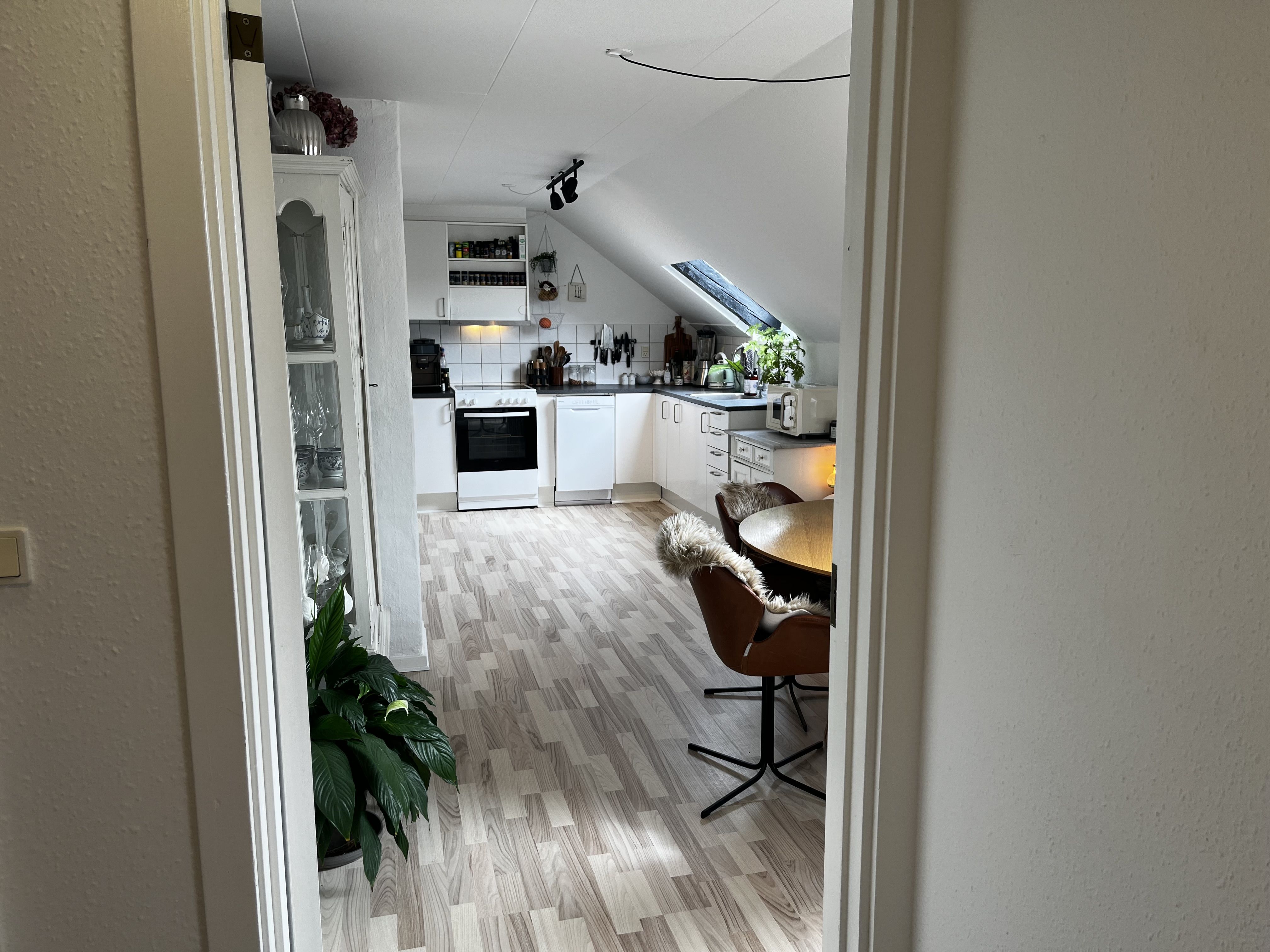 Pæn og regulær 3 værelses lejlighed