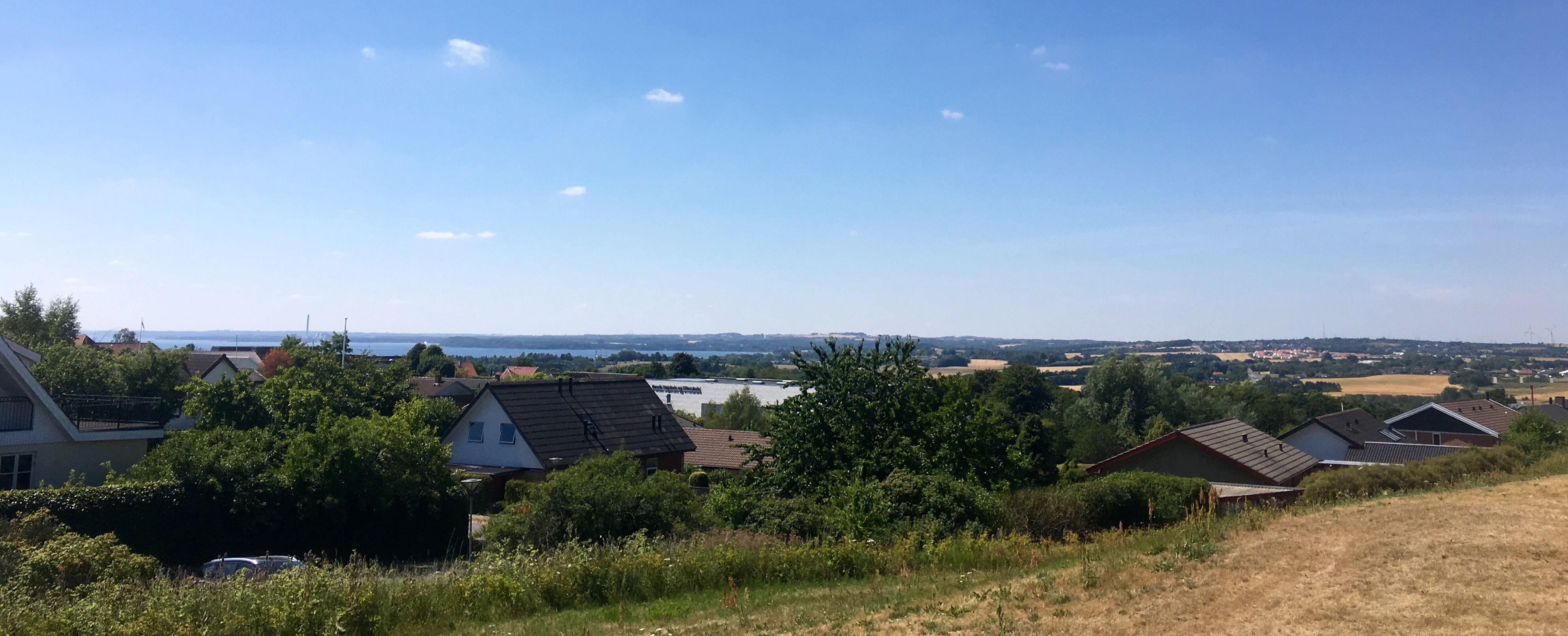 Lejlighed i stueetagen med terrasse, adgang til haven og panoramaudsigt, photo 1