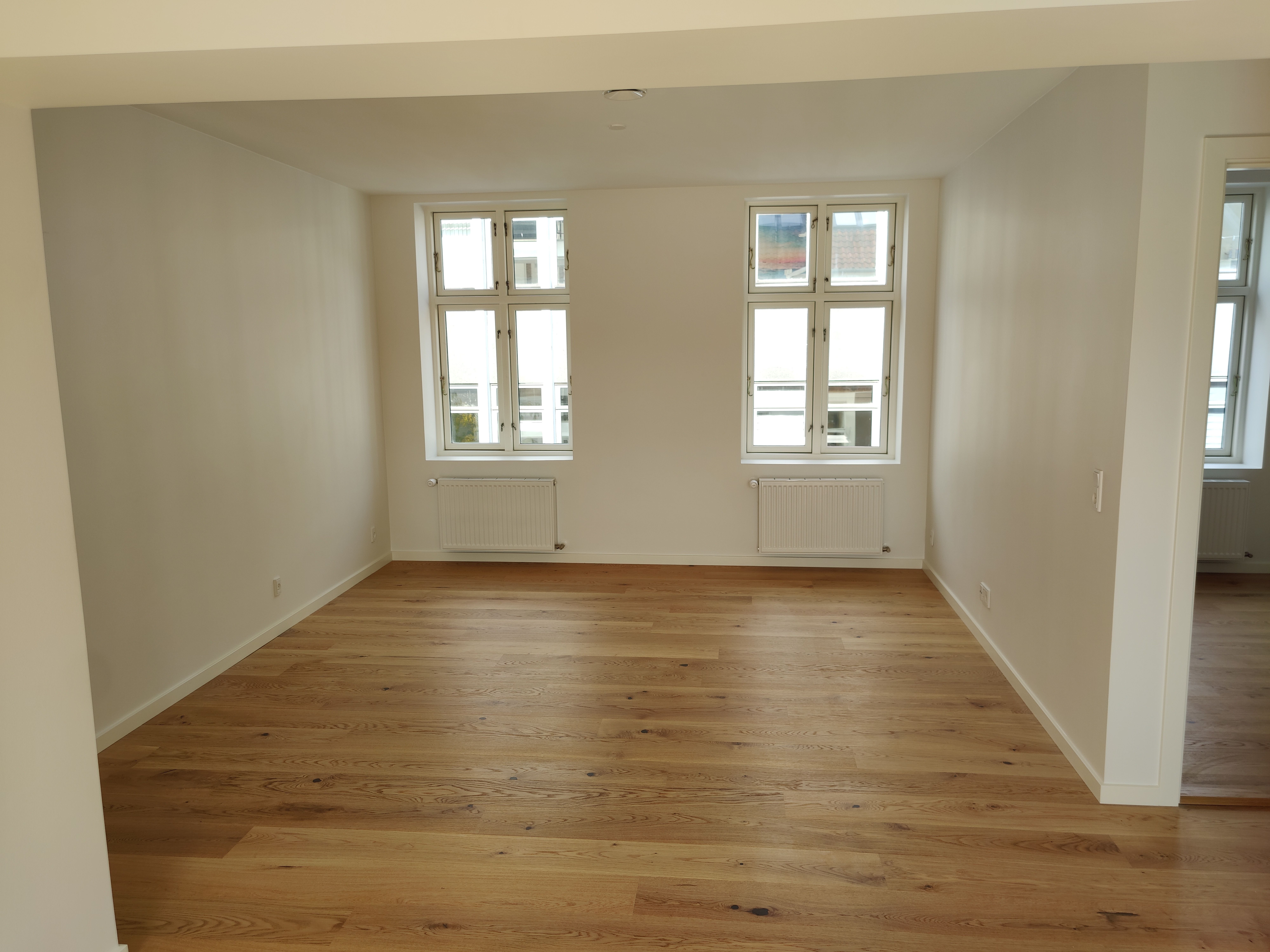 Fantastisk ny-renoveret 4-værelses lejlighed til leje på Koldings gågade!