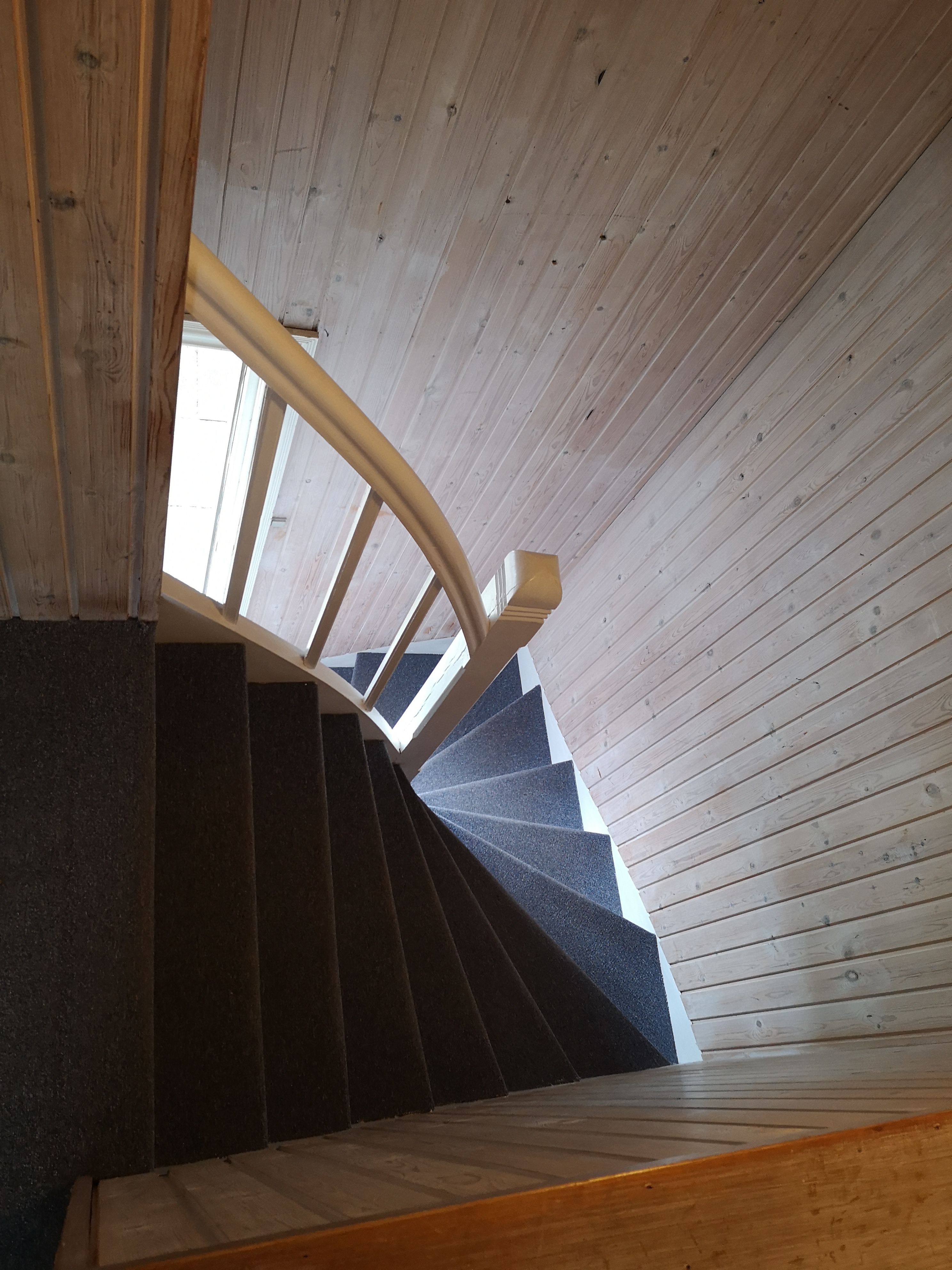 1.sals lejlighed beliggende i den vestlige bydel