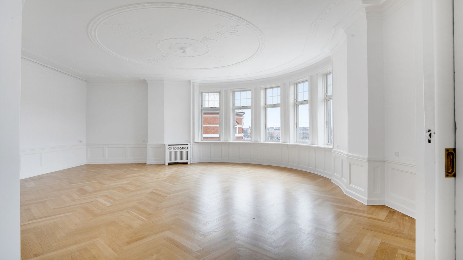 Velkommen til H.C. Andersens Boulevard 49 – en charmerende ejendom i hjertet af København.