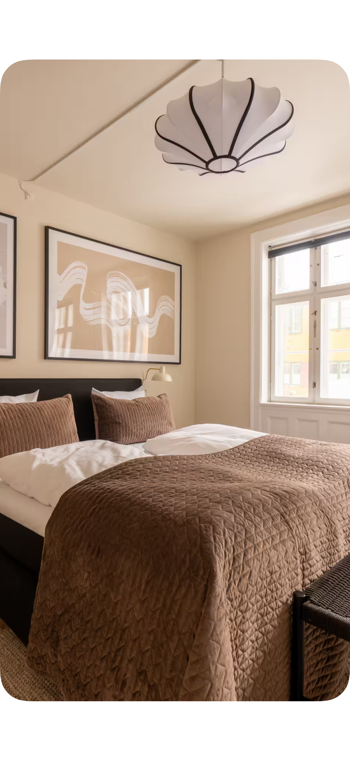 Fully furnished room with many shared areas 